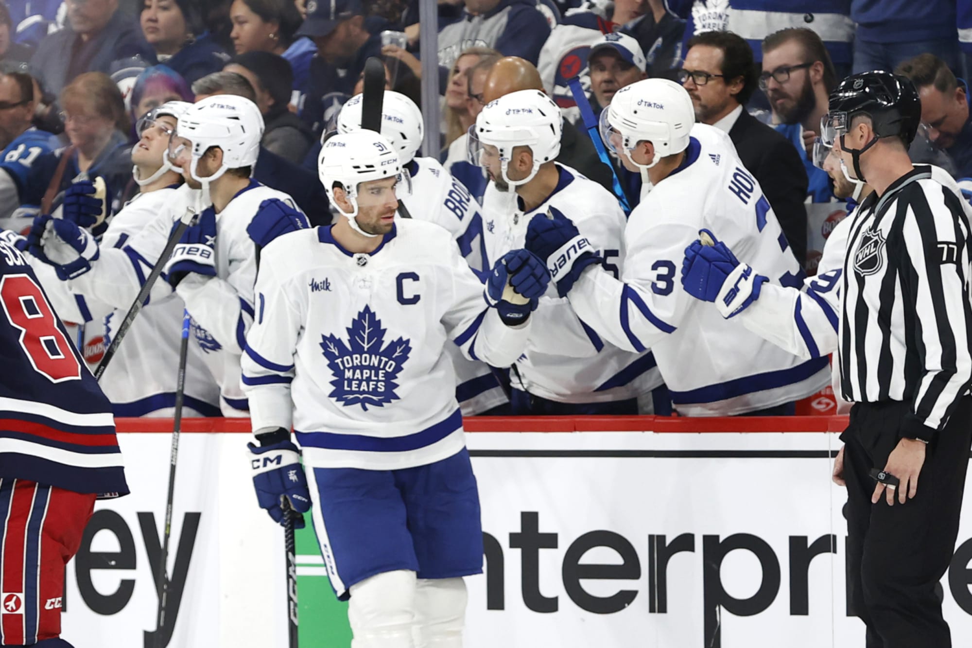 Toronto Maple Leafs' John Tavares out for start of season because of  oblique injury - ESPN