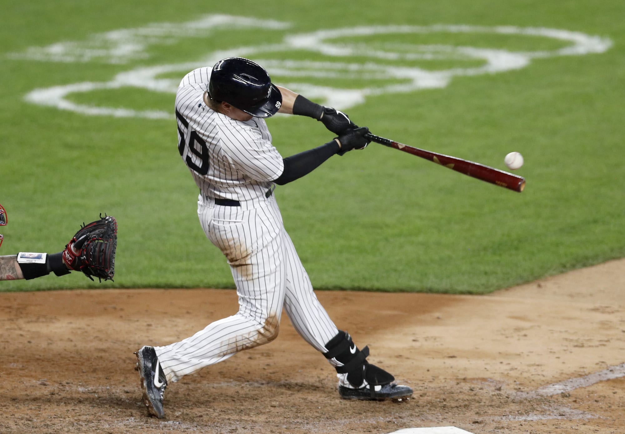 Yankees' Luke Voit lets bat do talking, then pulls a Stone Cold