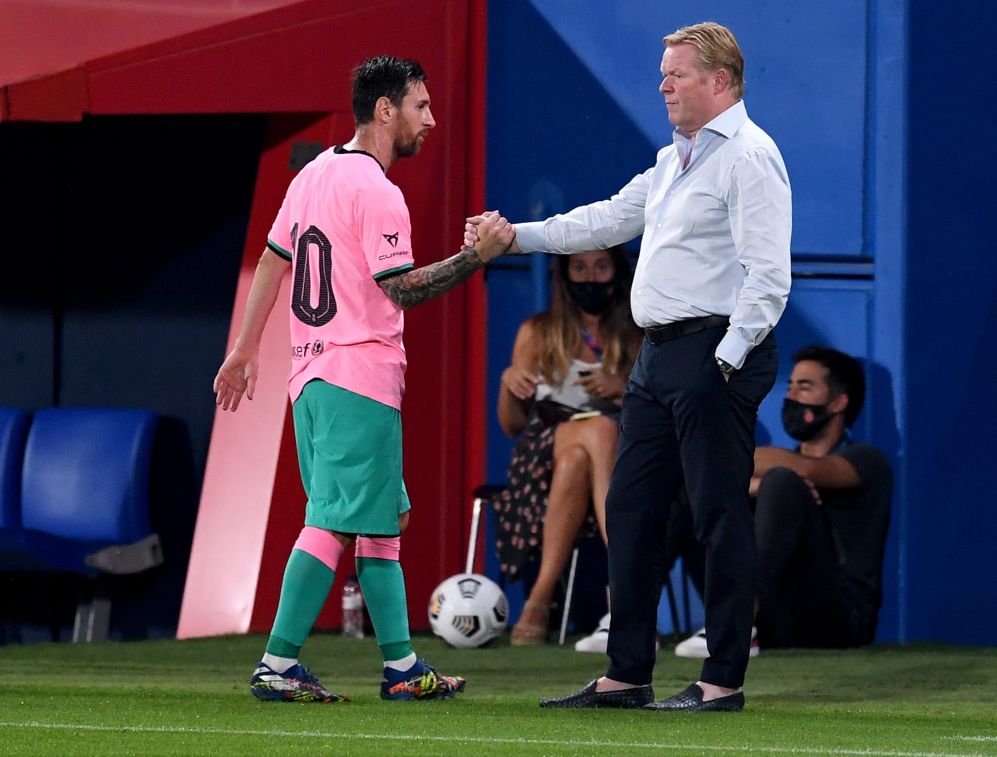 Koeman slams Quique Setien on his nasty opinion about Lionel Messi