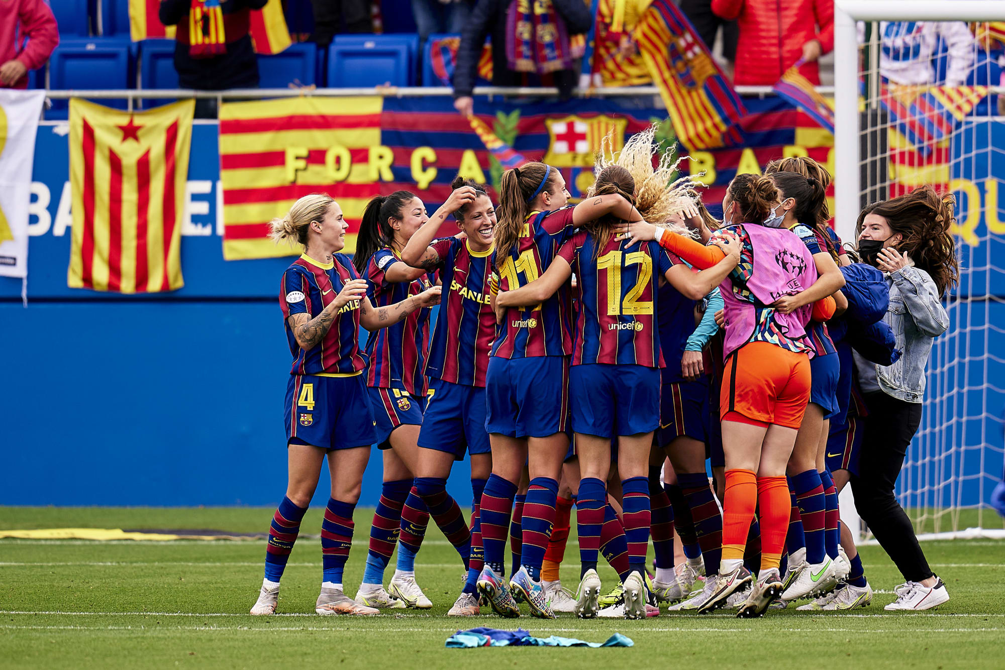 Barcelona Femeni Beat Psg To Face Chelsea In Champions League Final