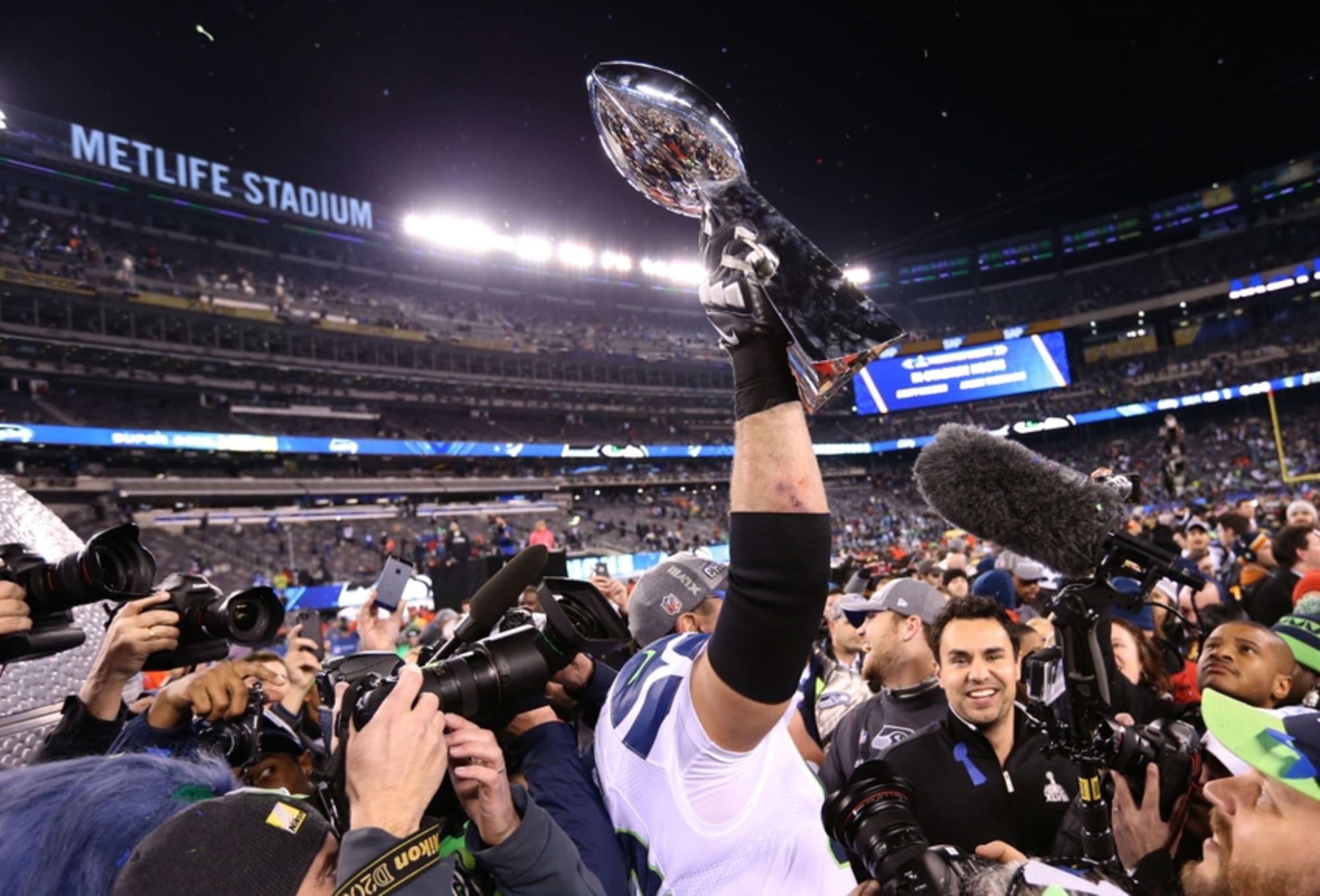 Super Bowl 2014, betting odds: Denver Broncos favored vs. Seattle Seahawks  