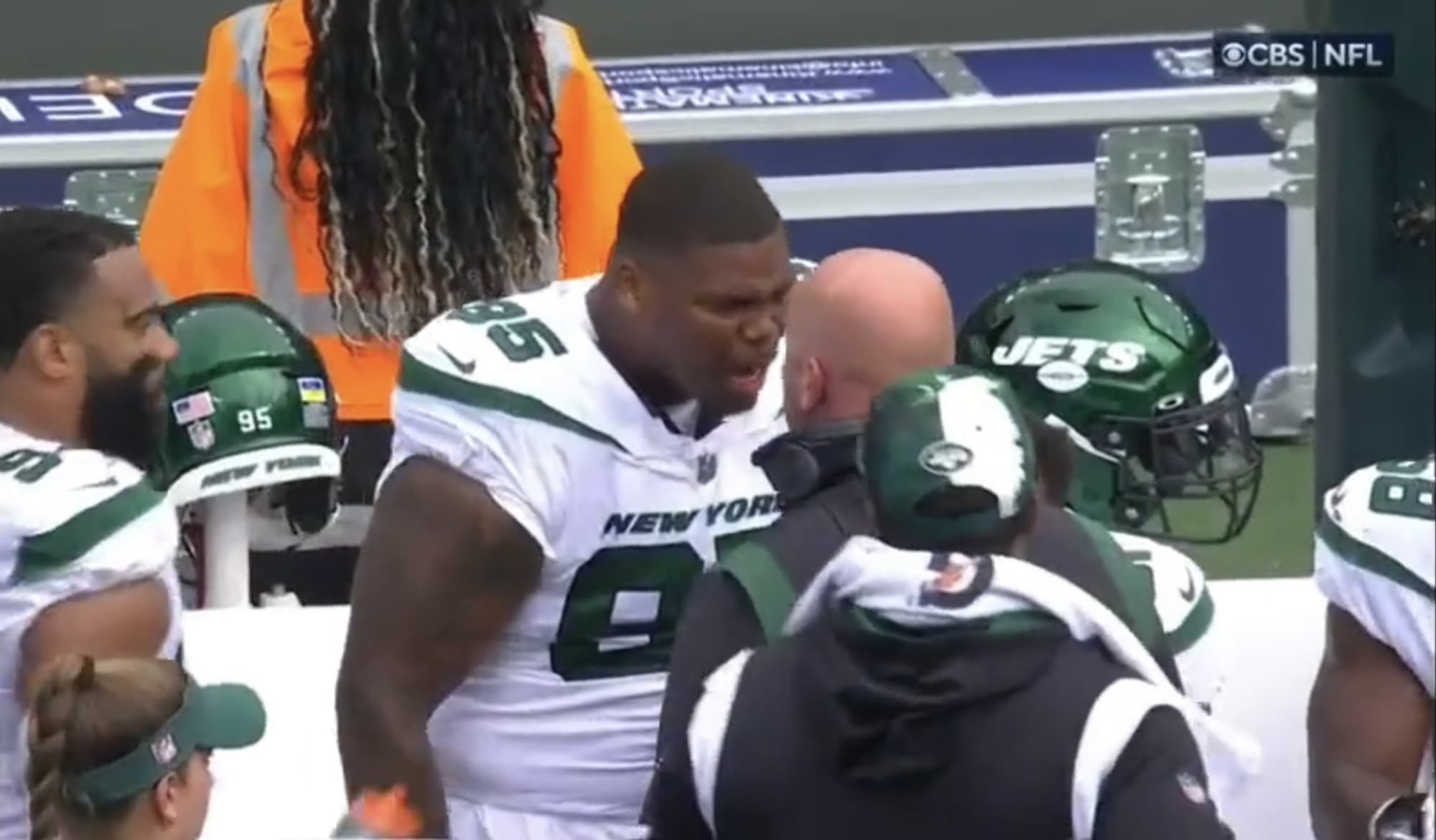 Quinnen Williams gets into confrontation with coach on Jets sideline (Video)