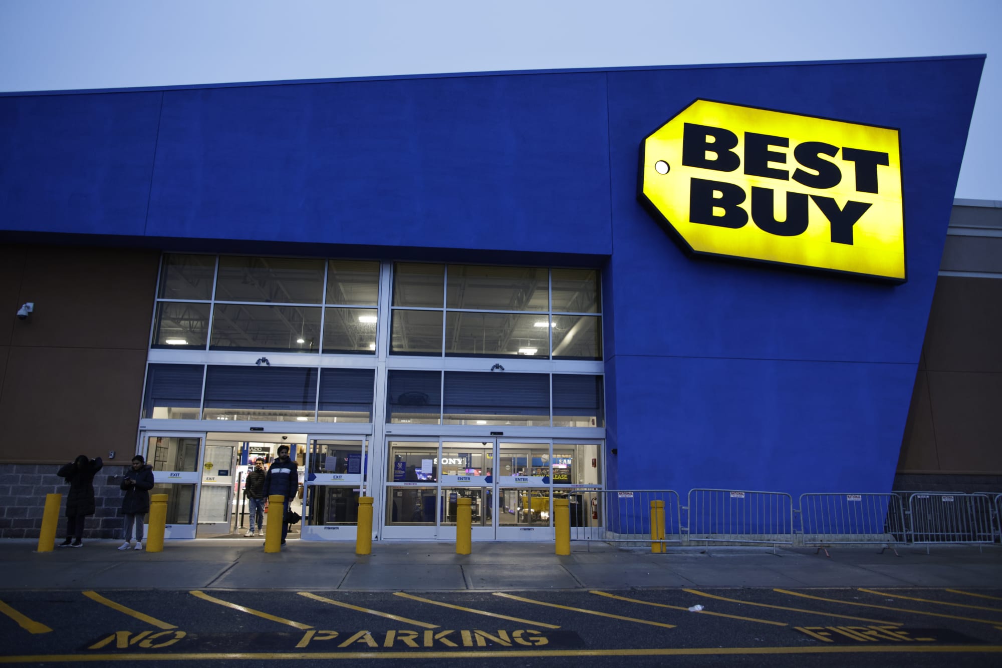 Best Buy New Year's Eve hours: Is Best Buy open on New Year's Eve? [Updated  December 2022]