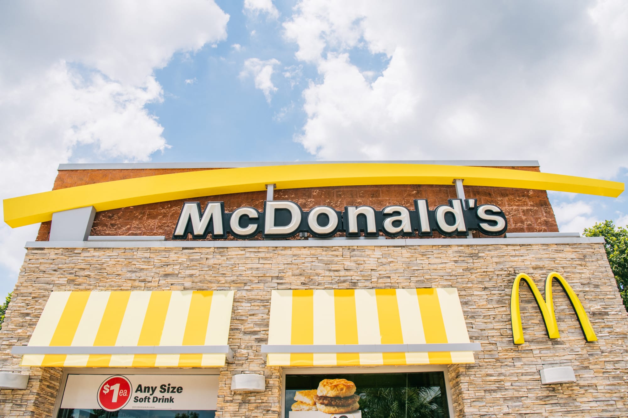 McDonald's Thanksgiving hours: Is McDonald's open on ...