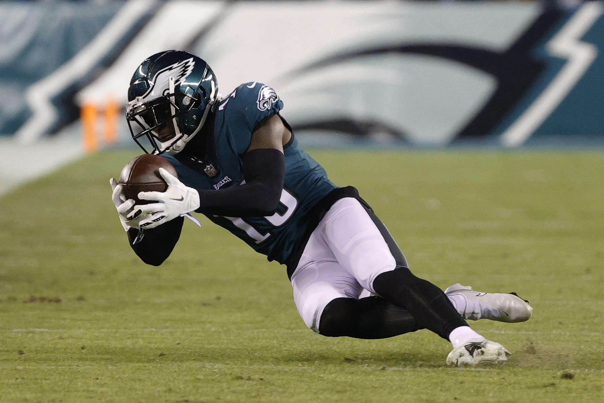 Listen: Eagles radio hilariously roasted Jalen Reagor for muffed punt thumbnail