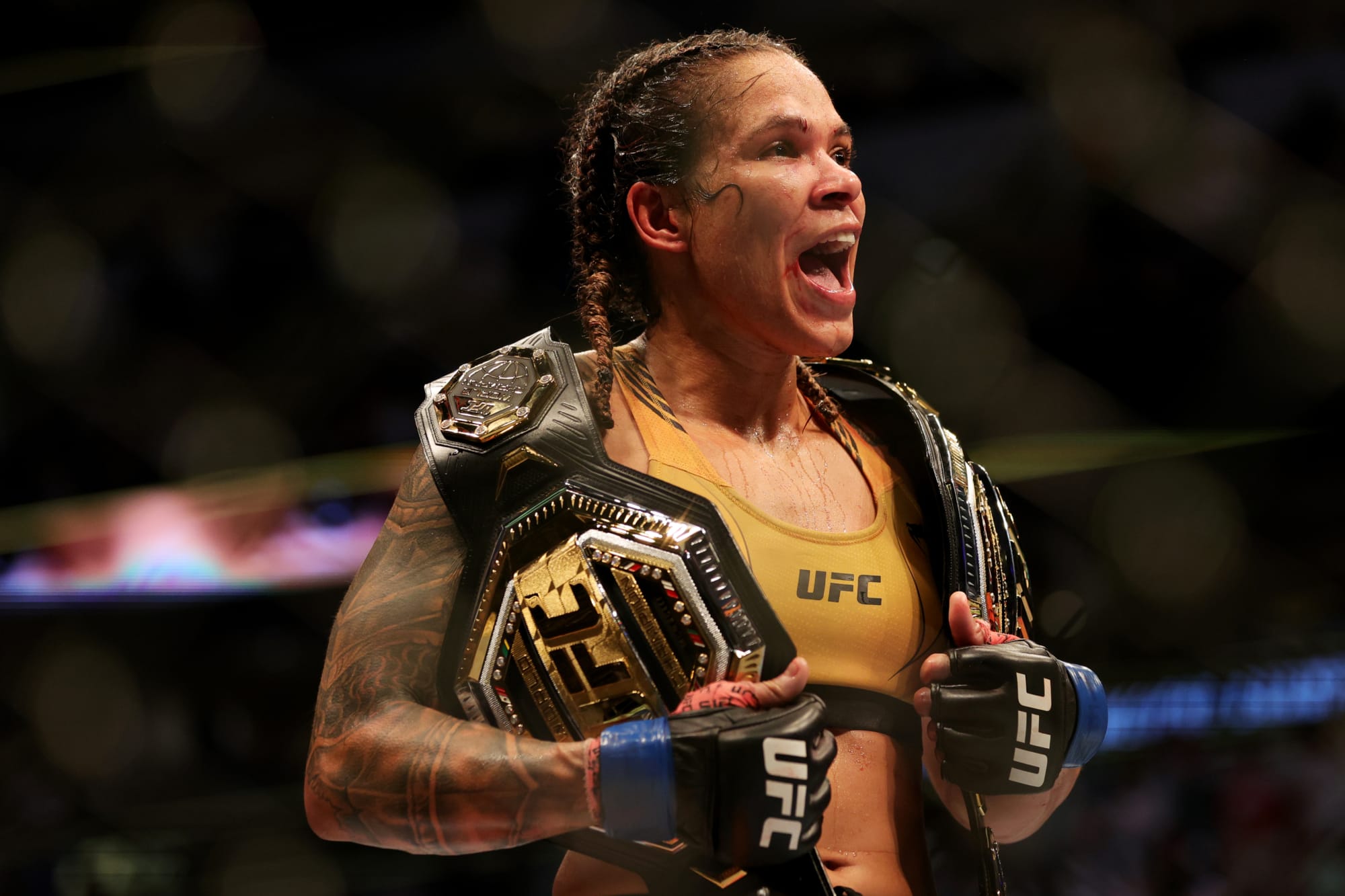 UFC 277: Amanda Nunes recupera el título de peso gallo de manos de Julianna Pena (Video)