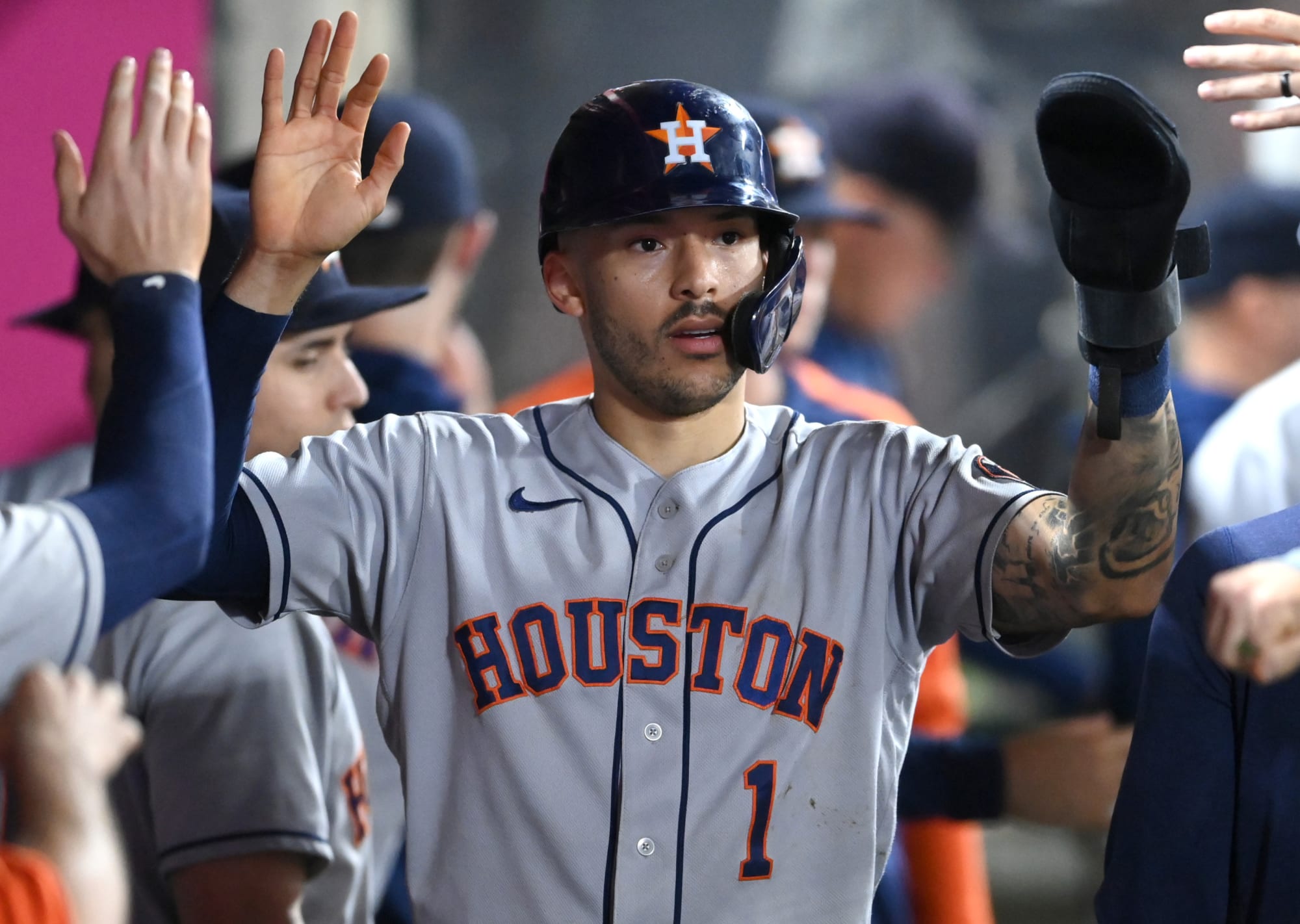 3 contracts Cubs can trade to free up room for Carlos Correa thumbnail