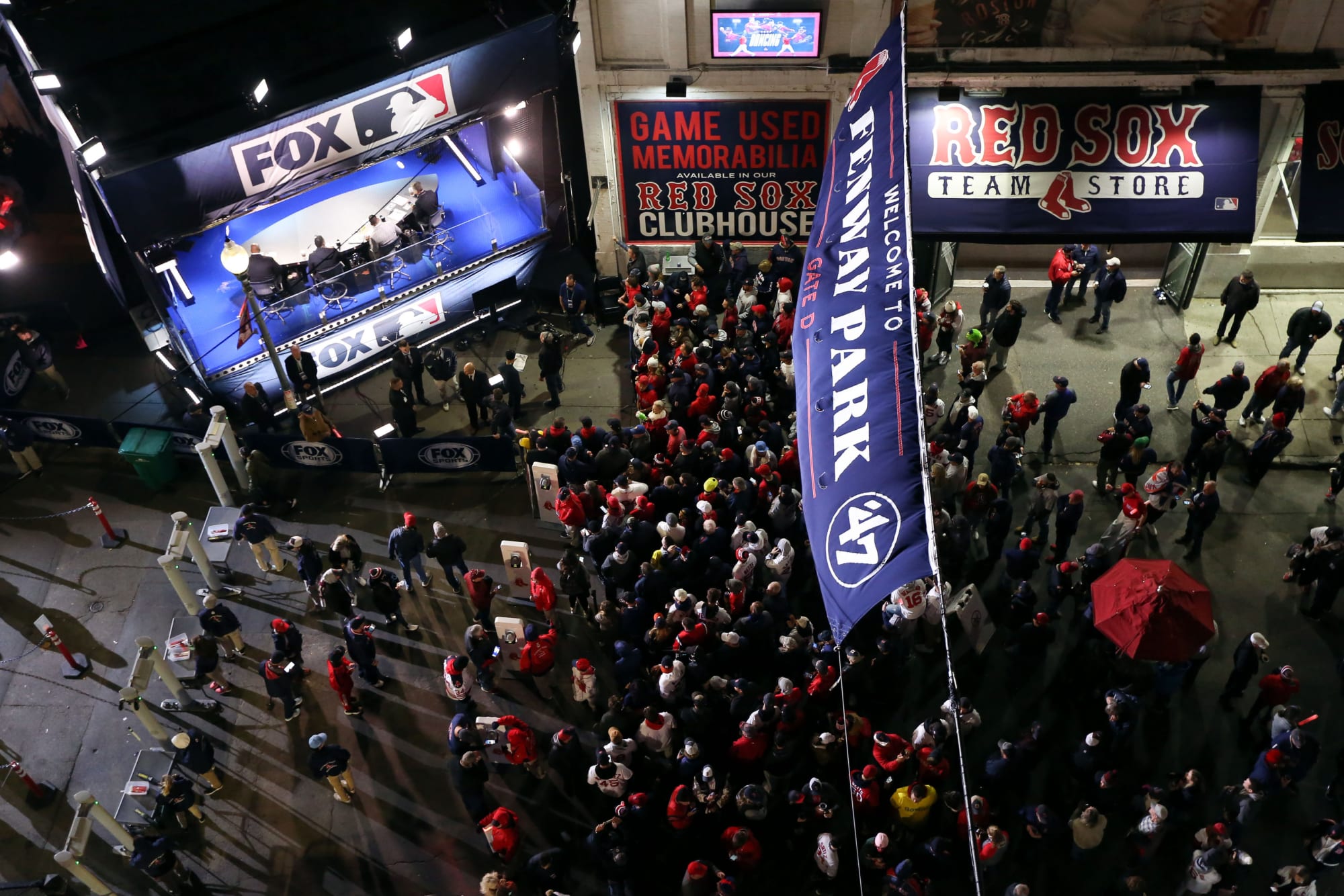 Los fanáticos de los Medias Rojas cantan NSFW que silencian a FOX después del juego