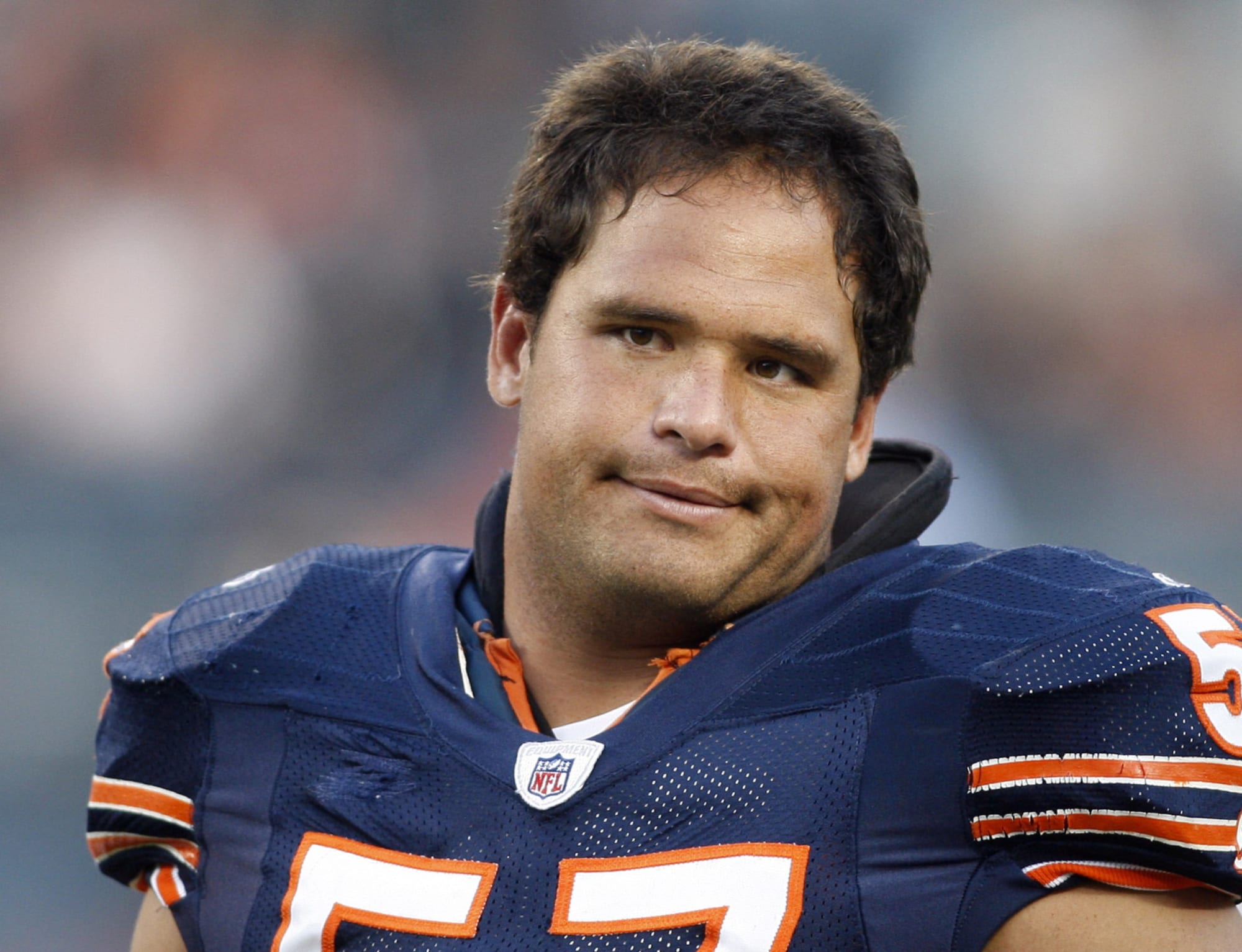 Bears legend dismissed from media job after allegedly attacking an employee thumbnail
