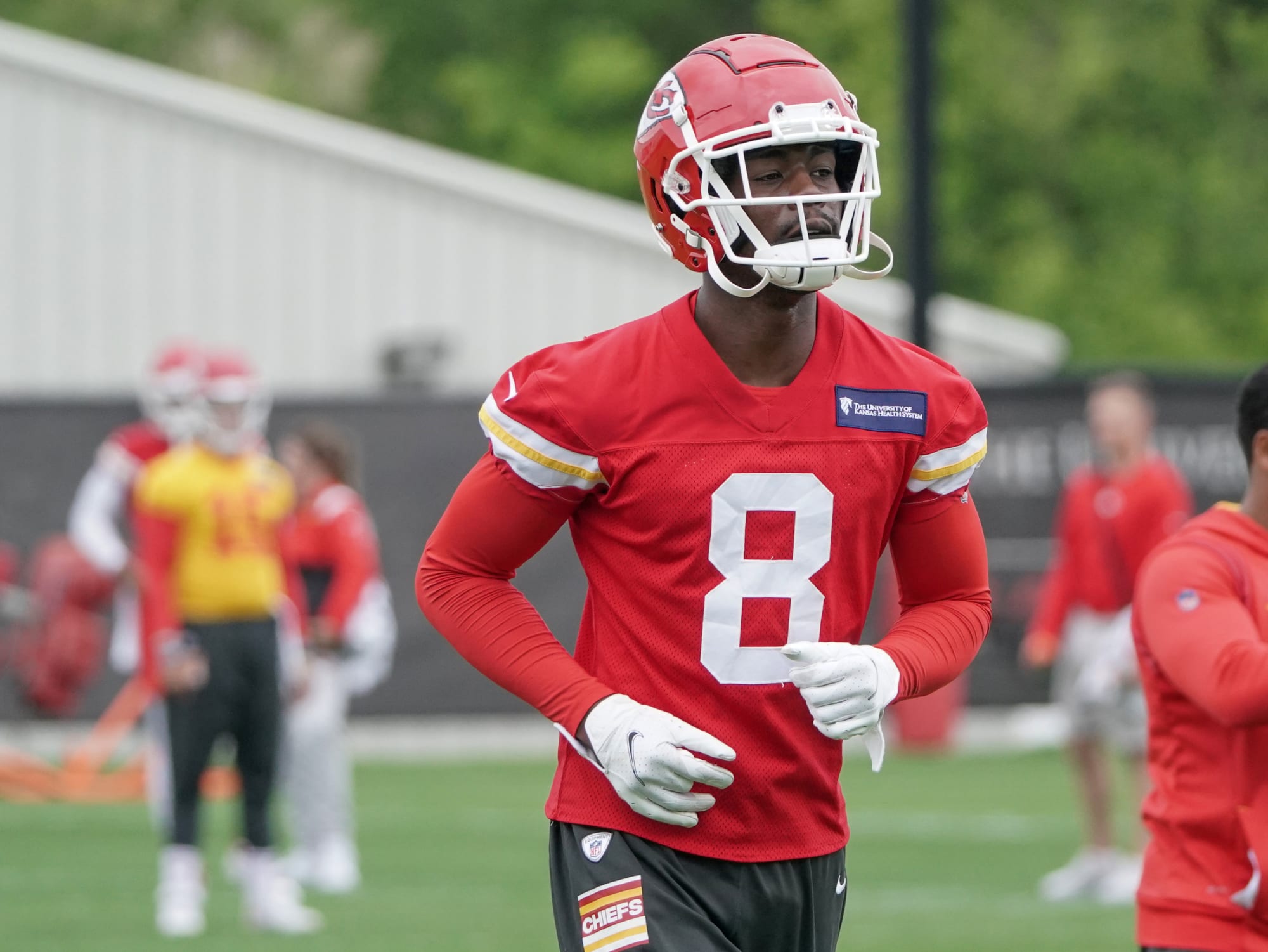 Chiefs fan-favorite quickly raises eyebrows at OTAs with help from Mahomes