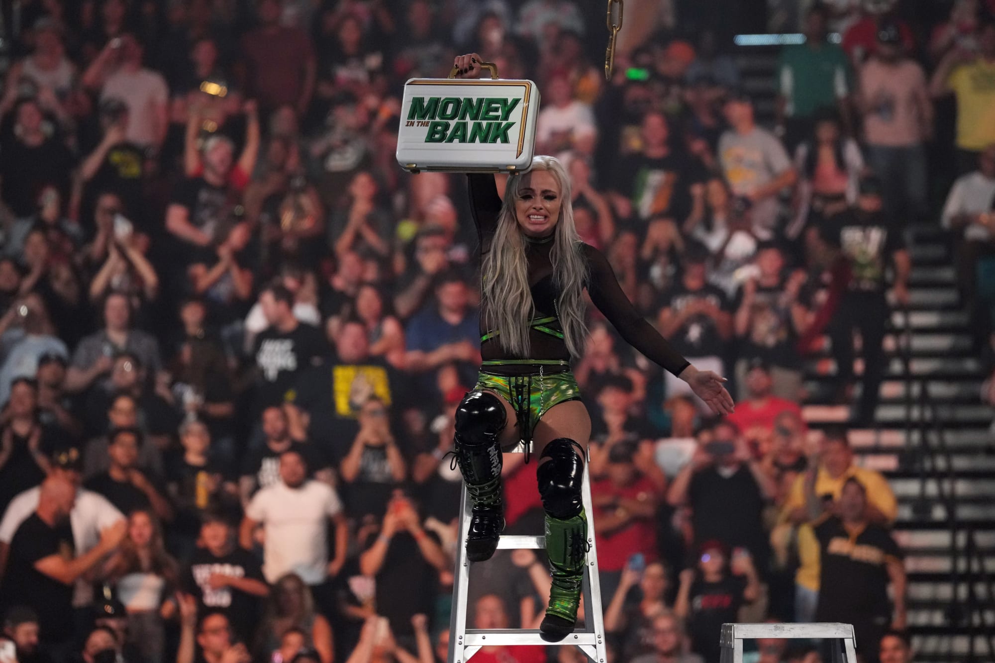 Twitter loses it after Liv Morgan beats Ronda Rousey for WWE SmackDown Women’s Championship at Money in the Bank