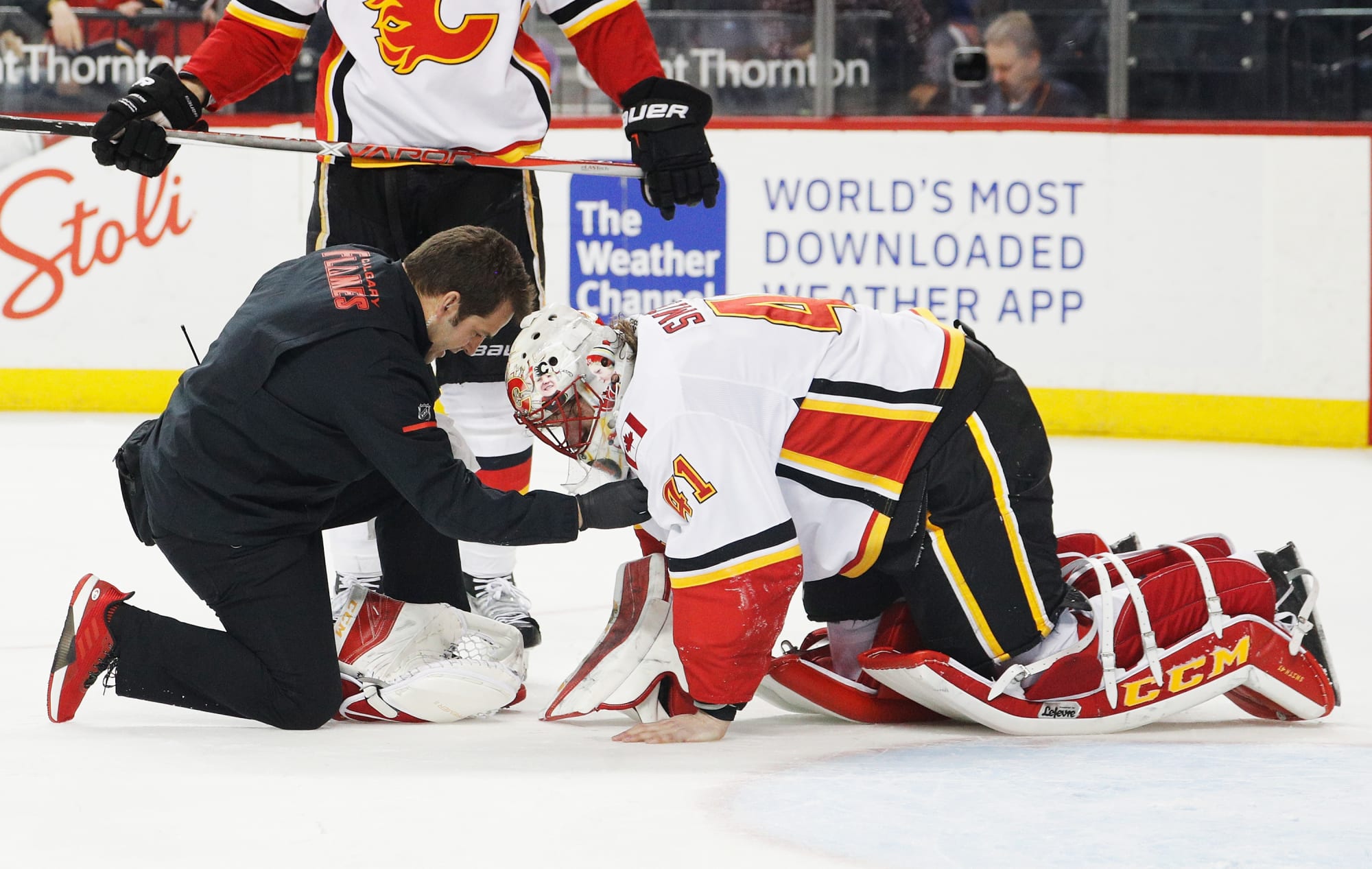 Calgary Flames Daily: Mike Smith calls out team, finally a win!