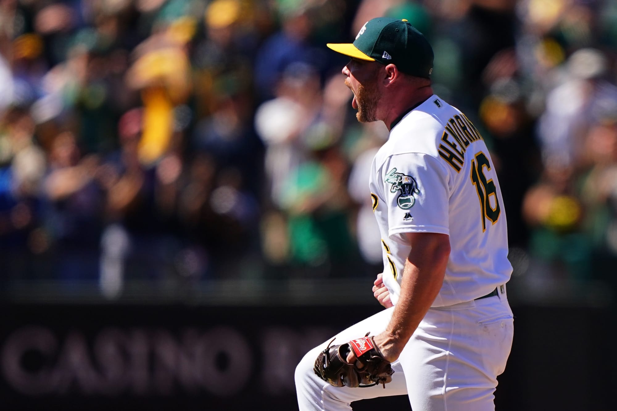 A's beat up Astros' bullpen late to stay alive in ALDS