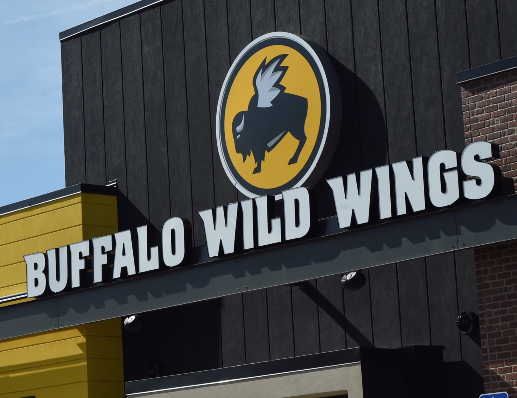 Buffalo Wings teams with Doritos must try