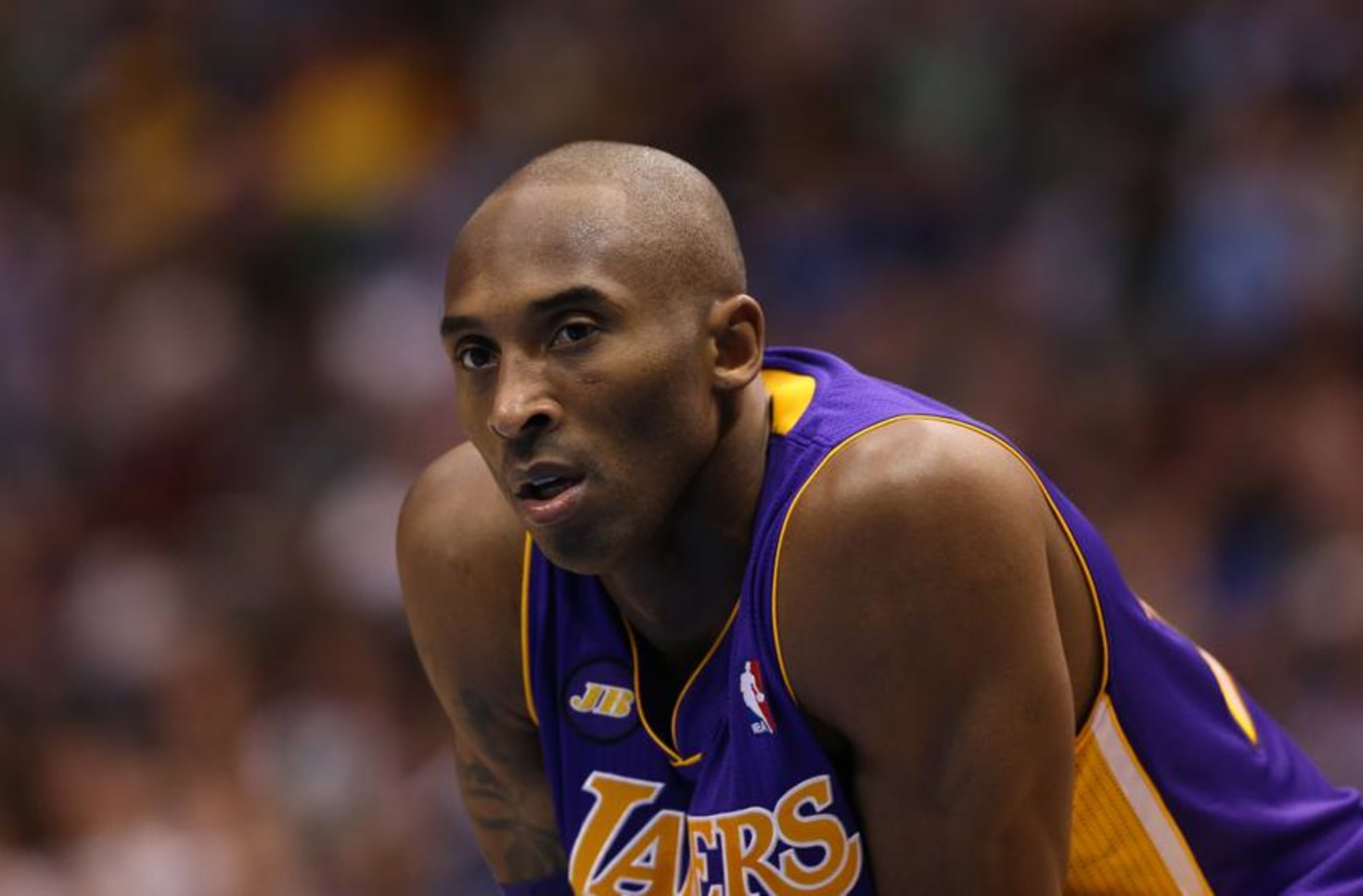 Kobe Bryant dunks in game for first time since Achilles injury during Lakers-Suns  (Video)