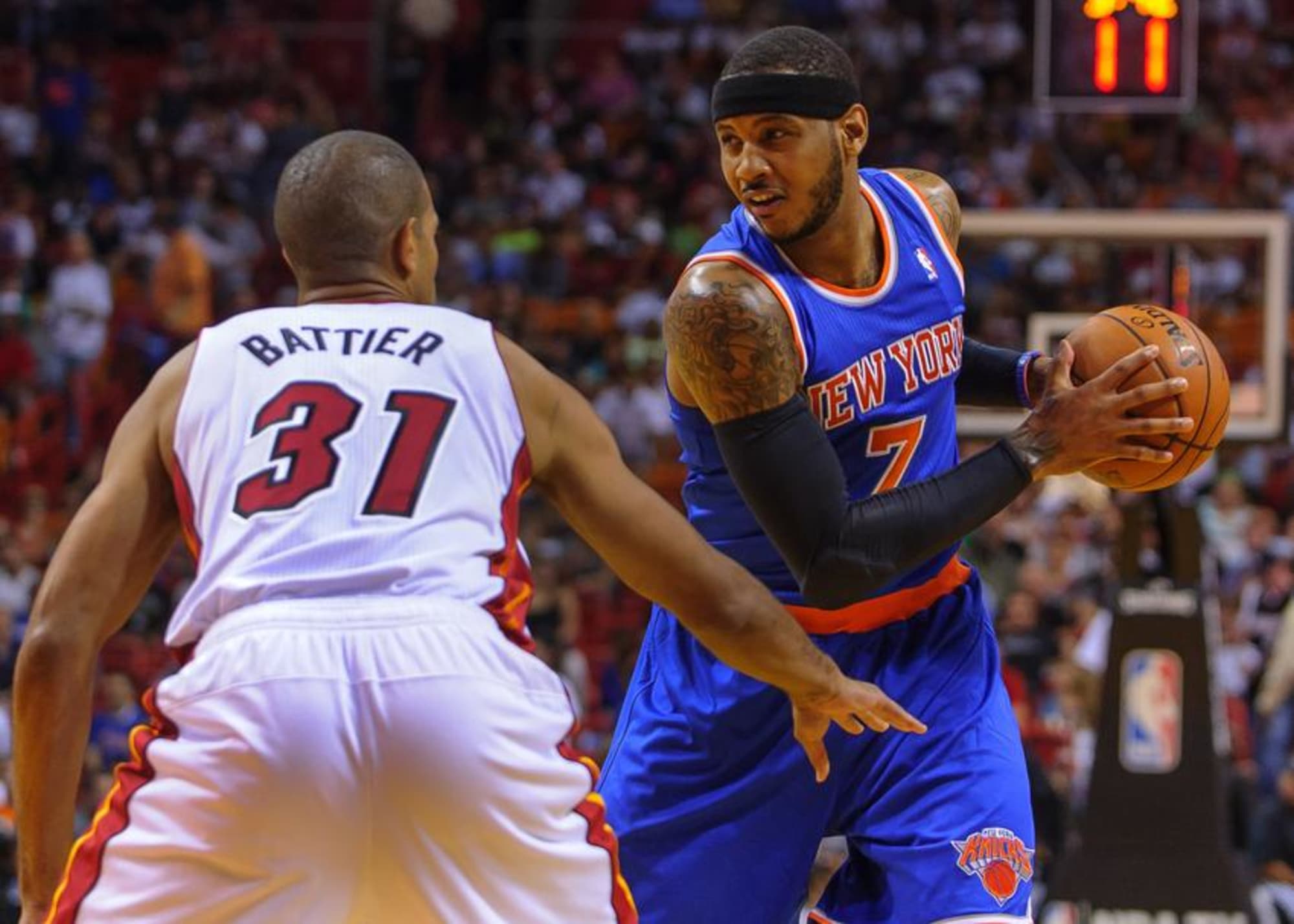 Carmelo Anthony spurs Knicks to win over Mavericks
