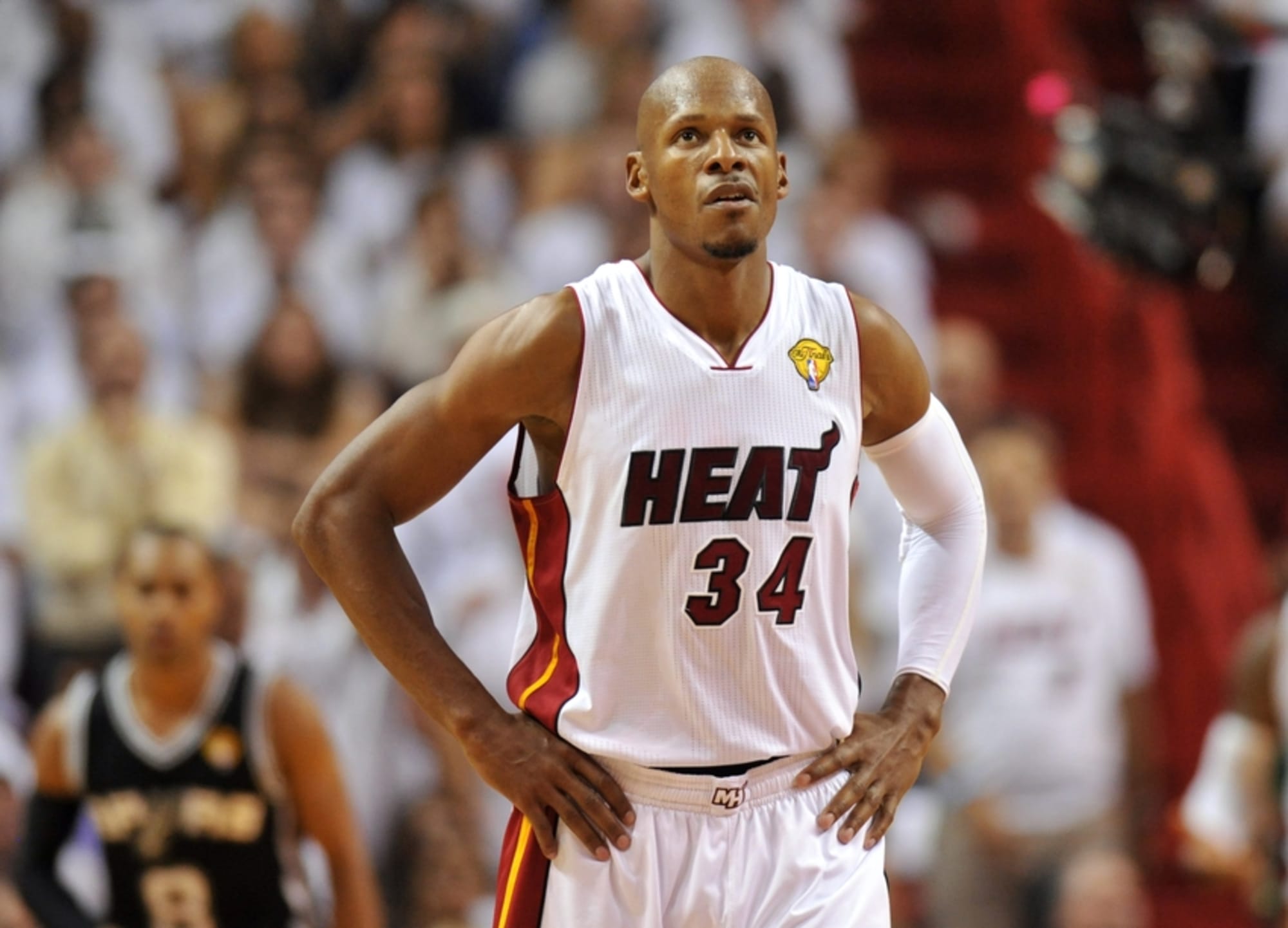 JanBasketball Blog: Ray Allen going to play in Miami Heat's jersey