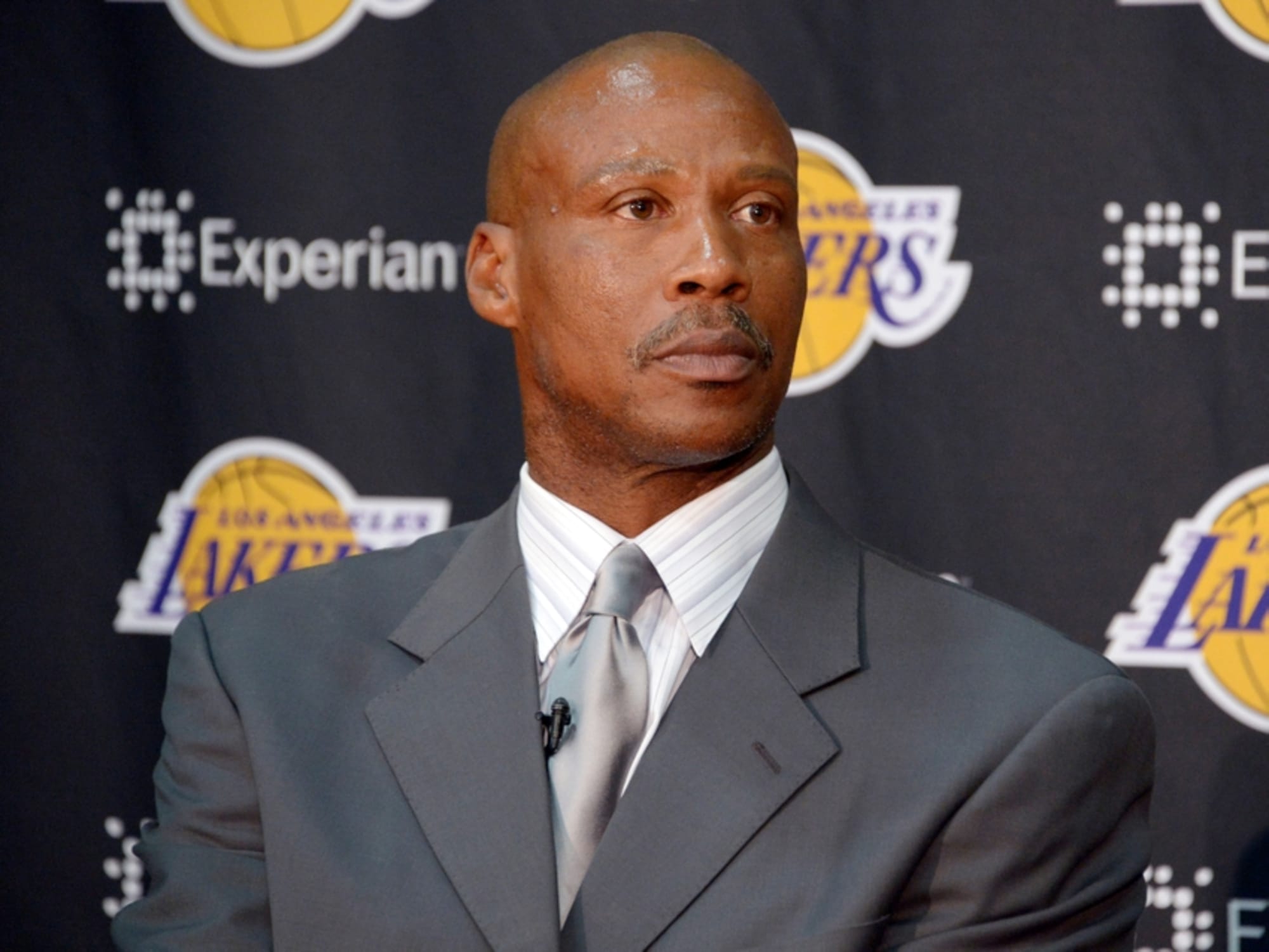 Byron Scott takes jab at Clippers as Lakers' little brother of Los Angeles