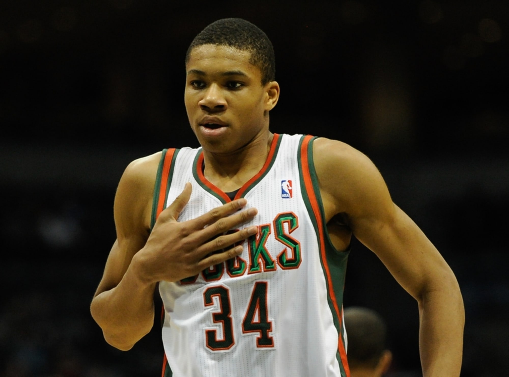 NBA Uniforme Links on X: Milwaukee Bucks - Giannis Antetokounmpo