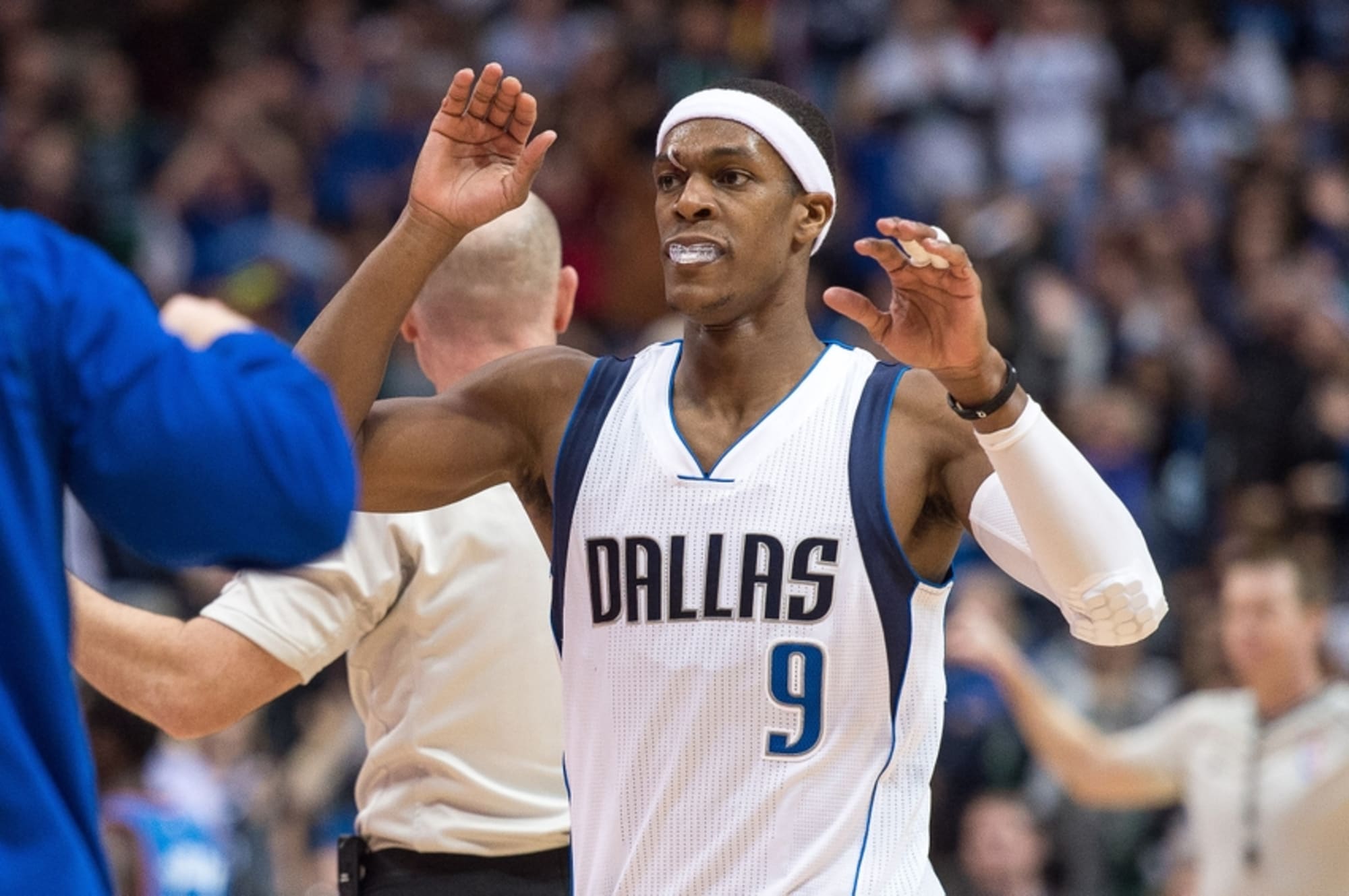 Dallas Mavericks: Rajon Rondo Finding His Shot
