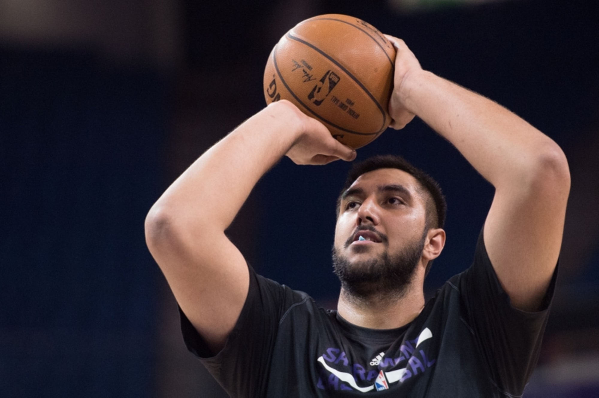 Sim Bhullar becomes 1st NBA player of Indian descent