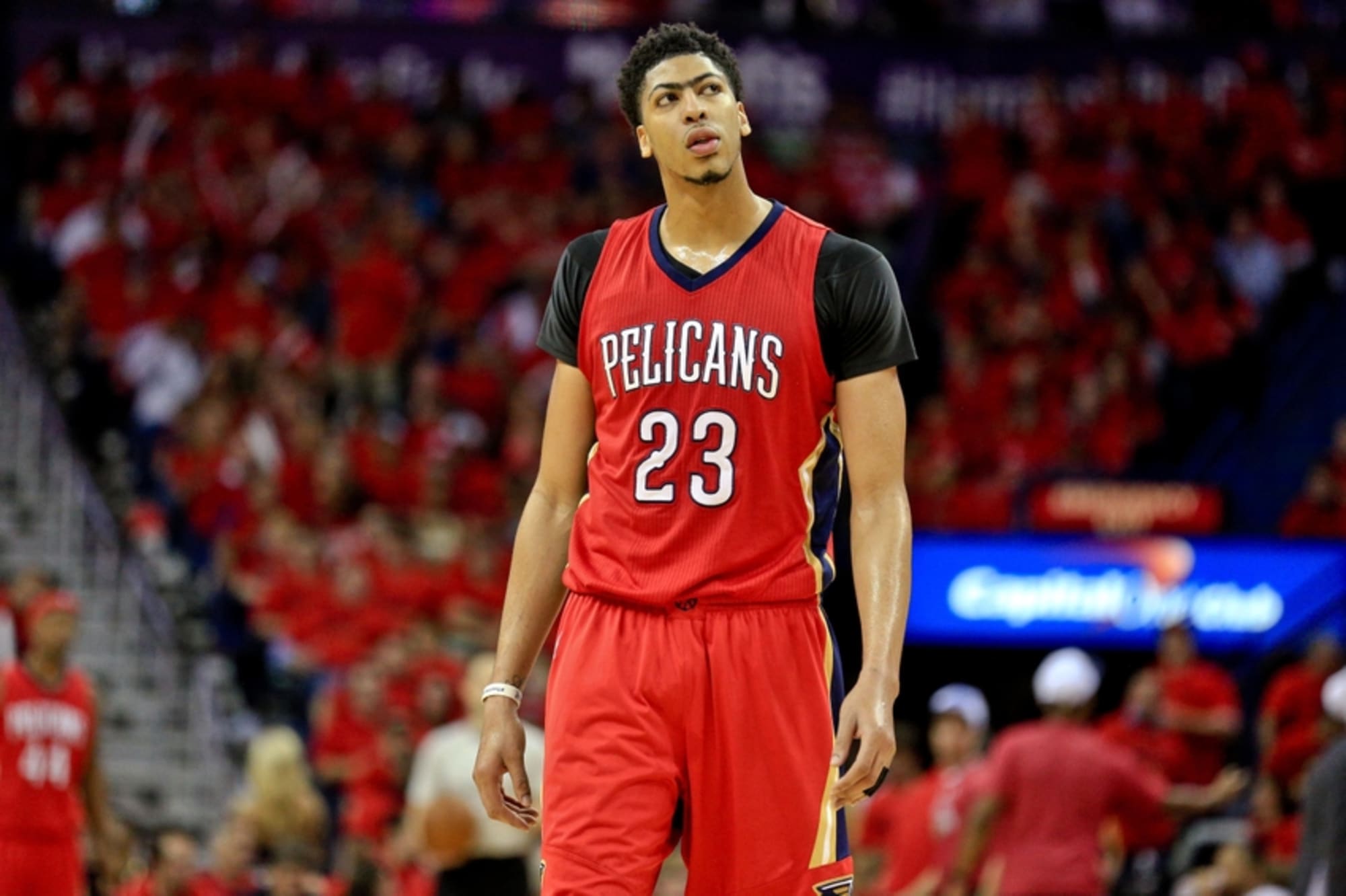Anthony Davis to remain in Pelicans' lineup, for now