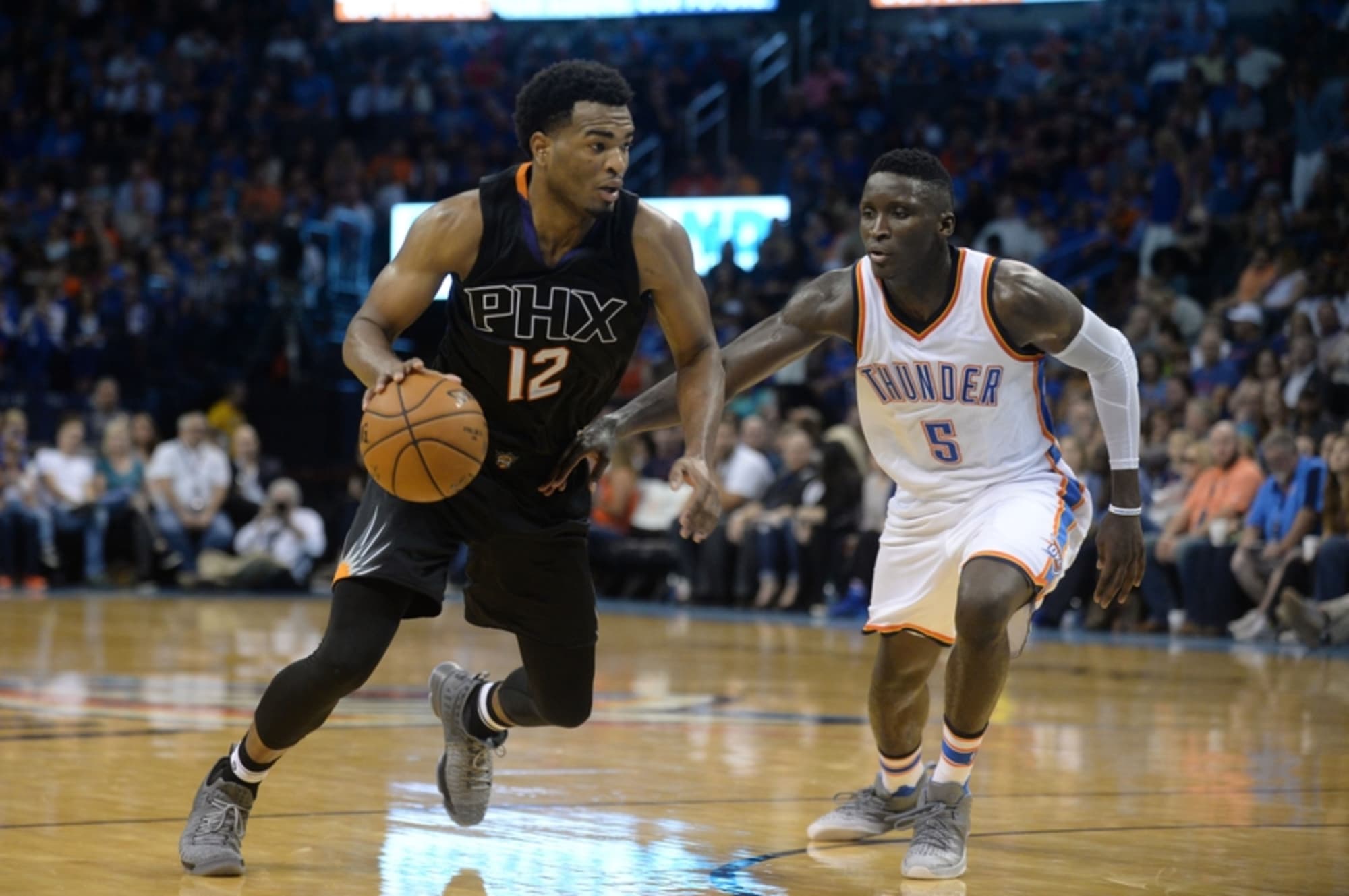 Lakers play uninspired in loss to Thunder with another night of