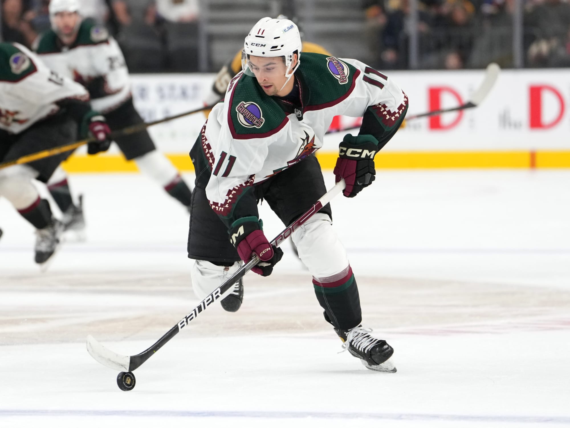Arizona Coyotes sign Dylan Guenther to entry-level contract