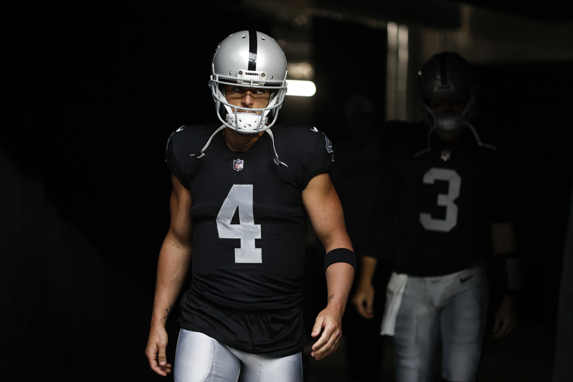 Raiders: Derek Carr is the most polarizing Raider ever, and both sides are right