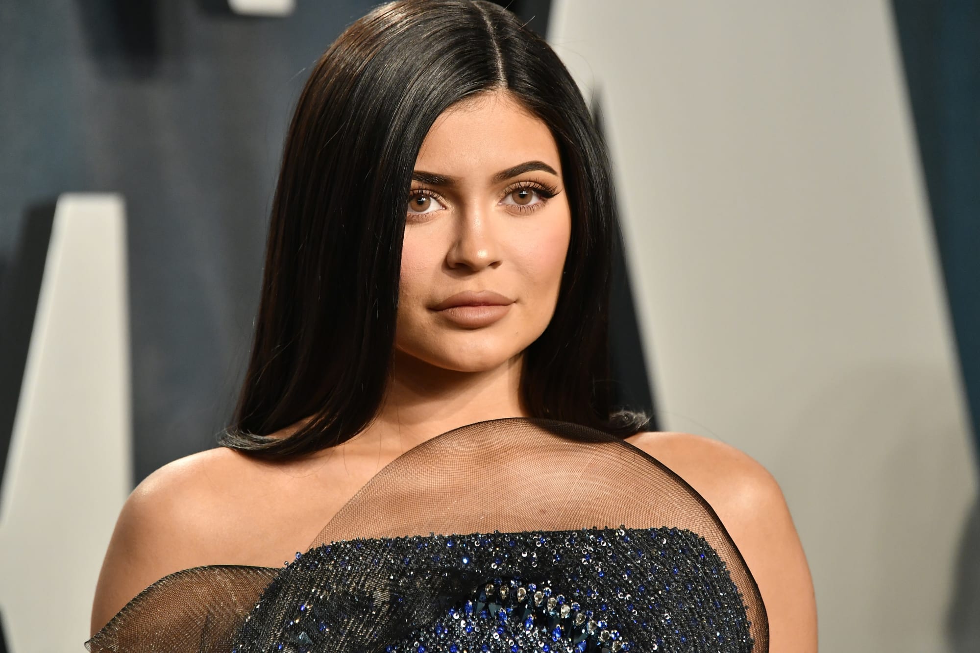 Fans Speculate Kylie Jenner Is Pregnant Over One Instagram Story [ 1333 x 2000 Pixel ]