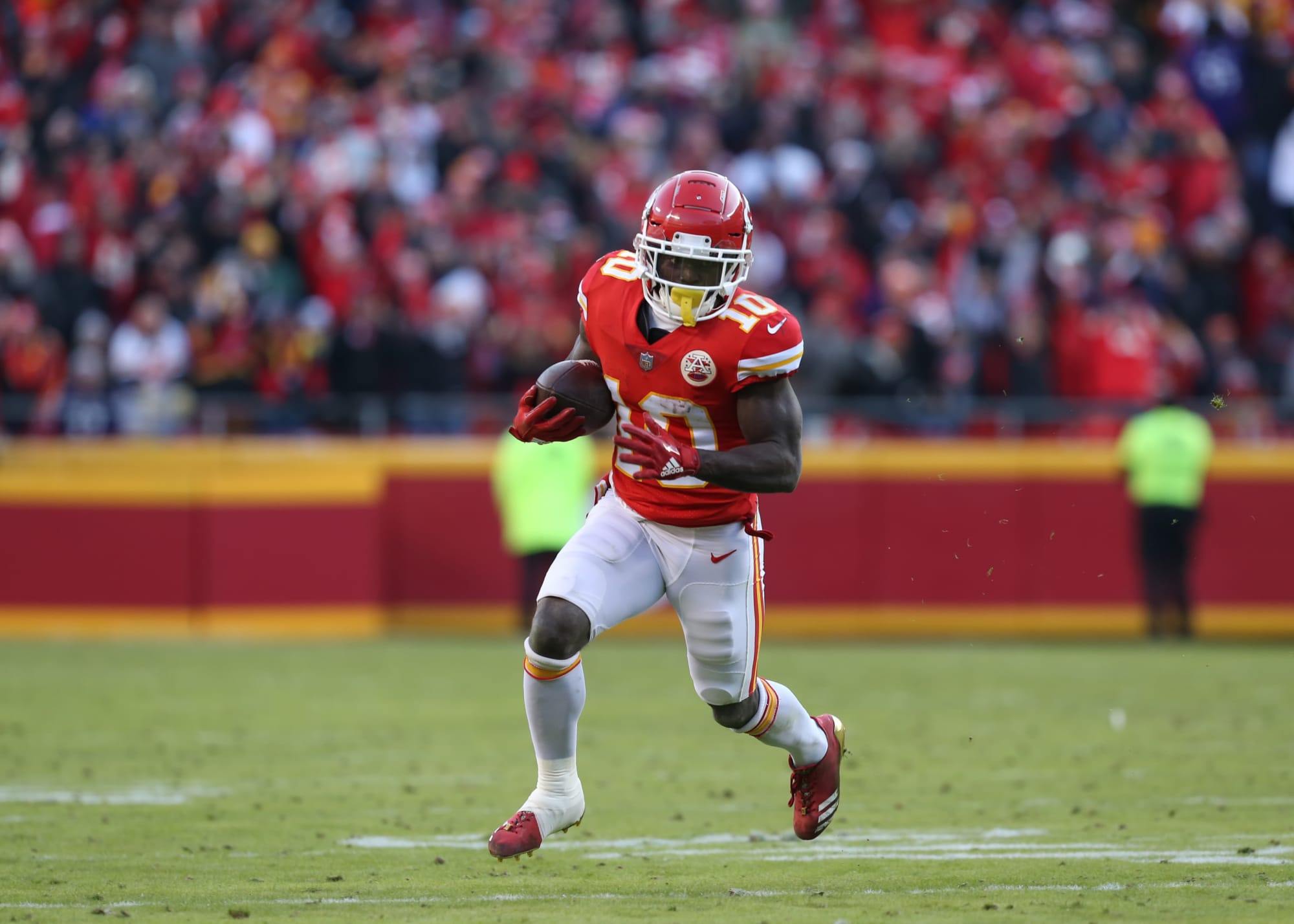 Kansas City Chiefs: No need to rush Tyreek Hill back into offense