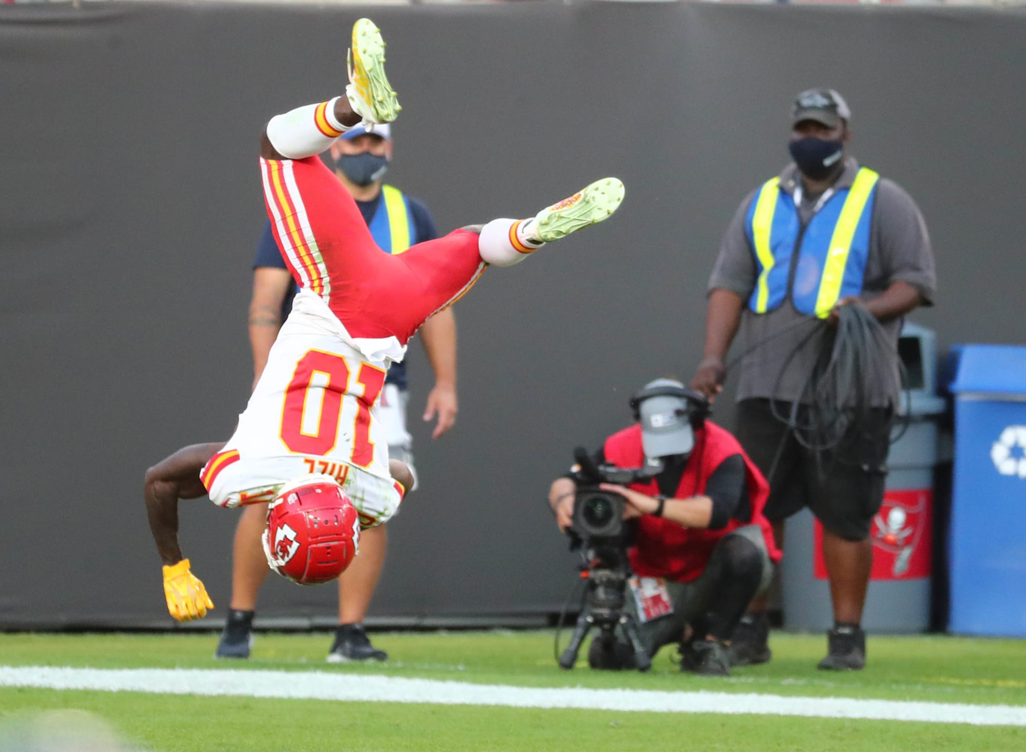 Kansas City Chiefs: Tyreek Hill with the hat trick in win over Buccaneers