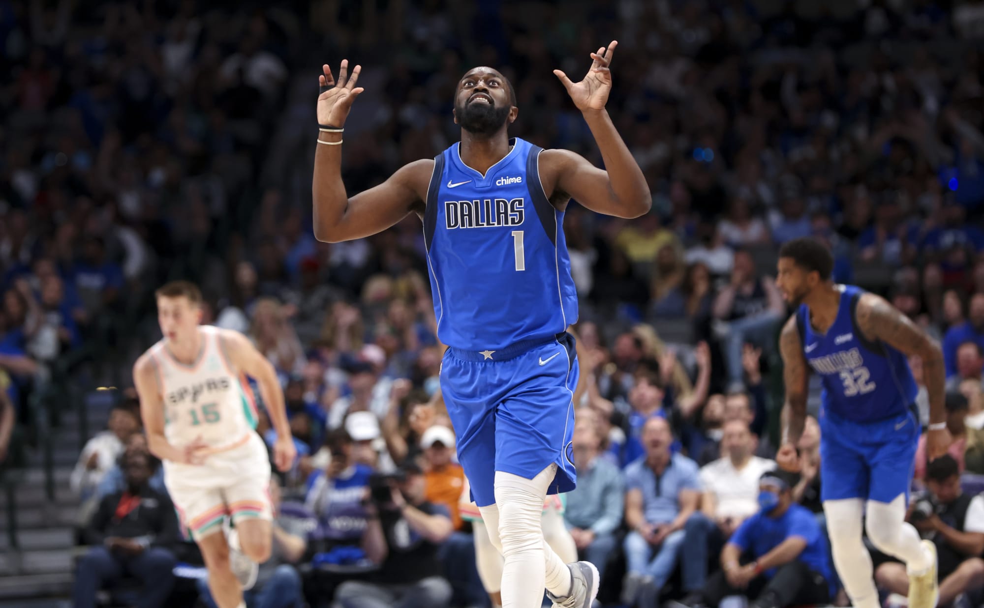 Theo Pinson decked out in UNC gear for Mavericks' NBA Playoffs game