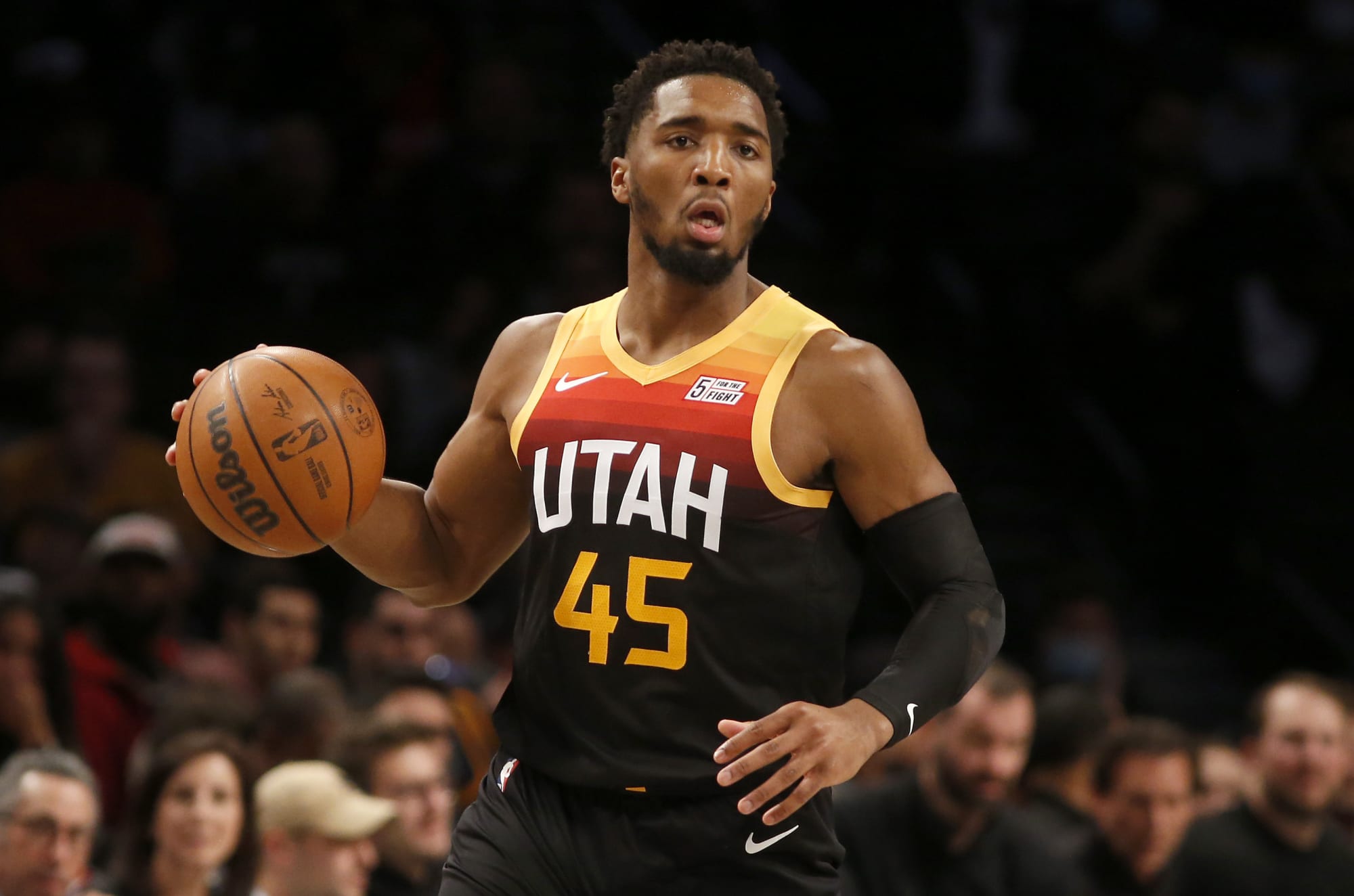 Donovan Mitchell breaks franchise record, leads Cavs past Wizards in OT