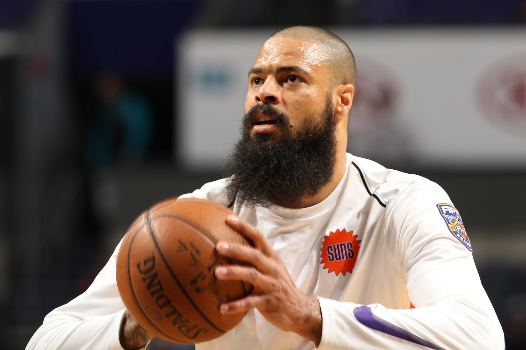 Reports: Tyson Chandler expected to sign with Lakers after Suns