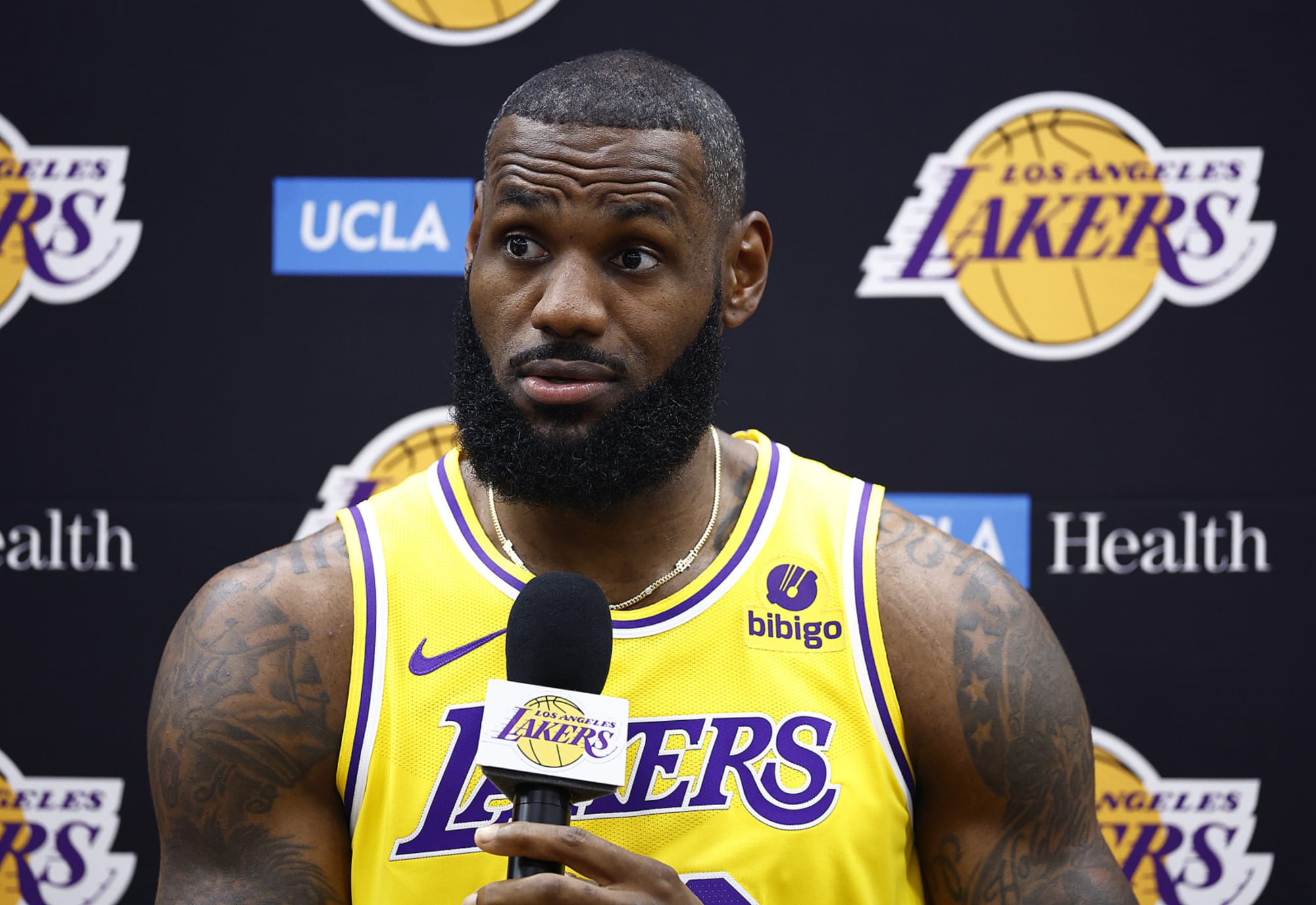 Superstar options the Lakers could eventually replace LeBron James with -  Page 3