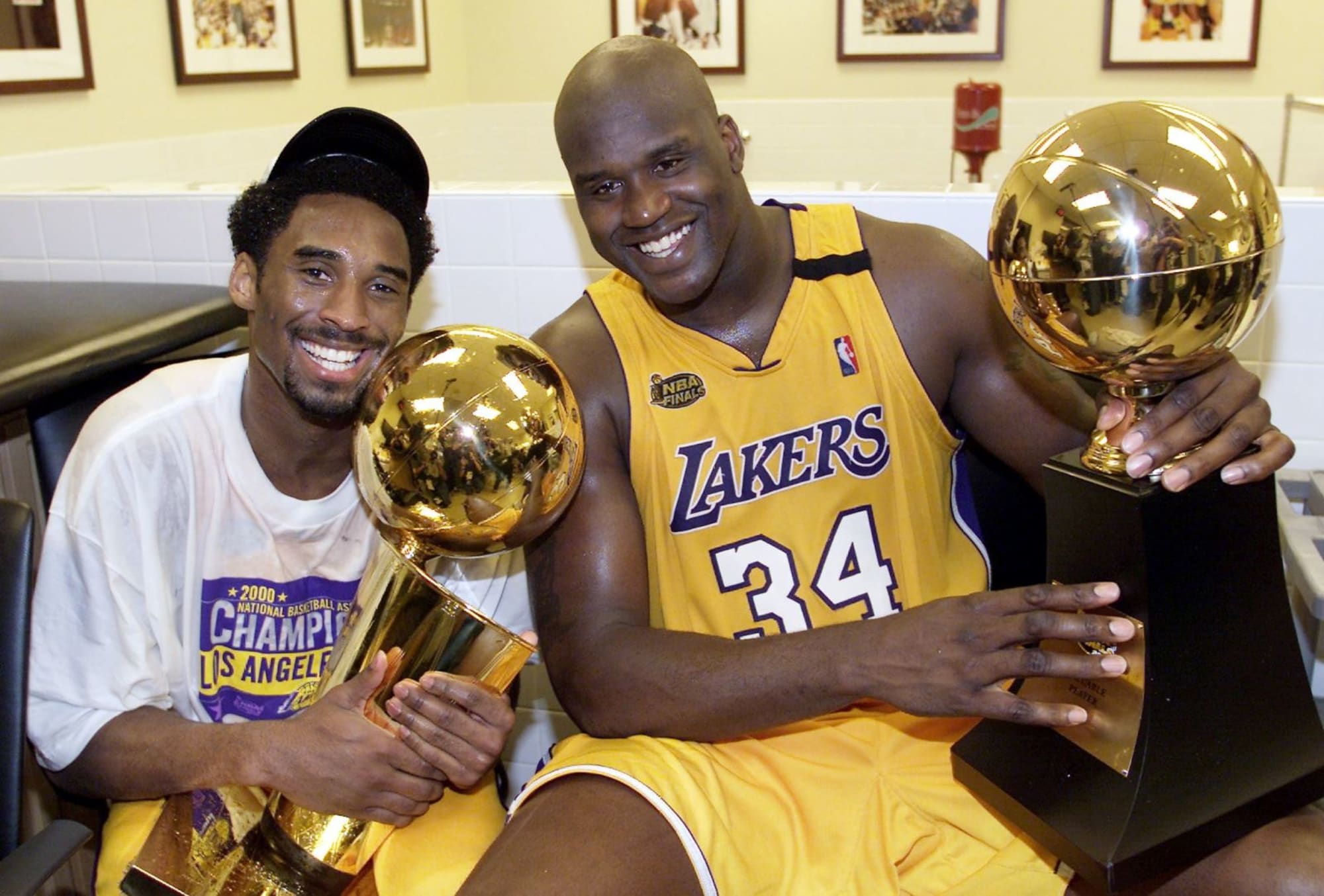 Vintage 2002 NBA Champion Los Angeles Lakers Kobe Bryant & Shaq T-Shirt  Youth L