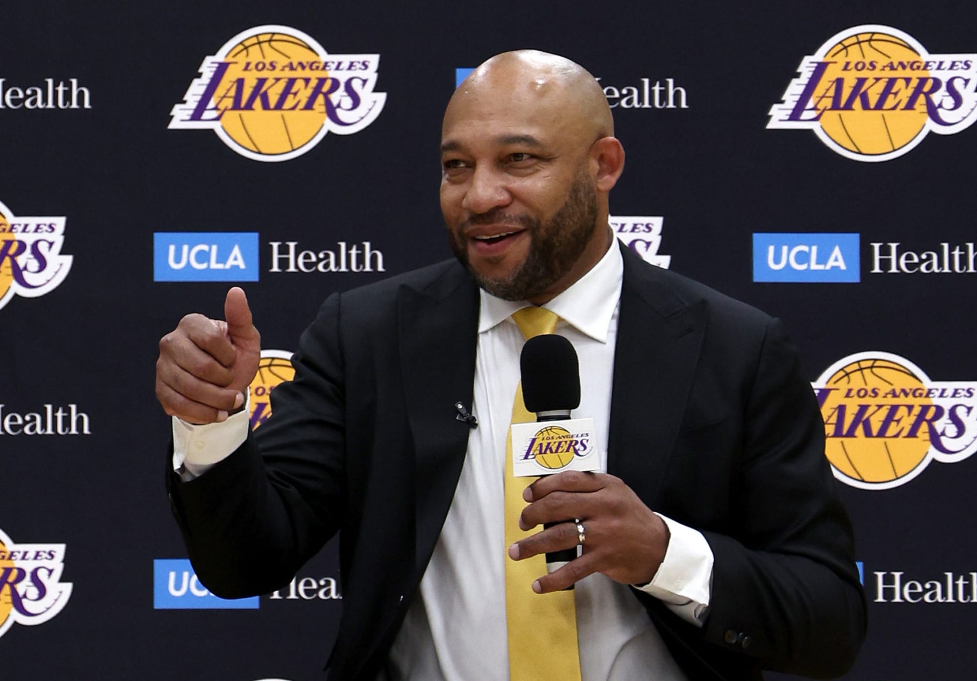 The 2021 Lakers are the proof of bad FO management, having the worst roster  in the league