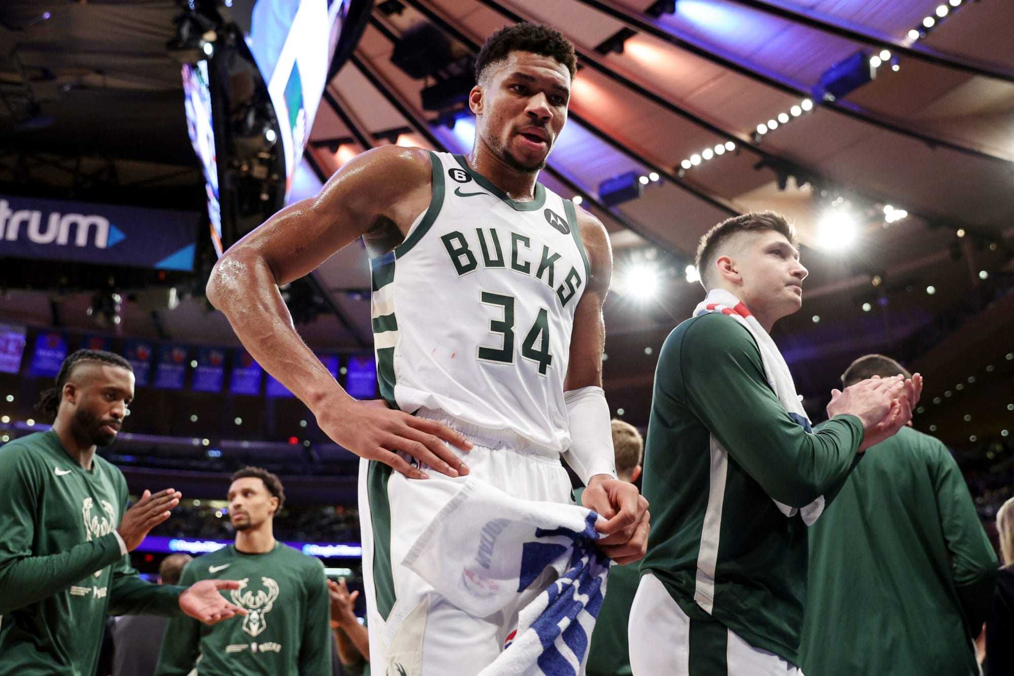 Giannis Antetokounmpo Could Join Lakers, Knicks If He Leaves Bucks
