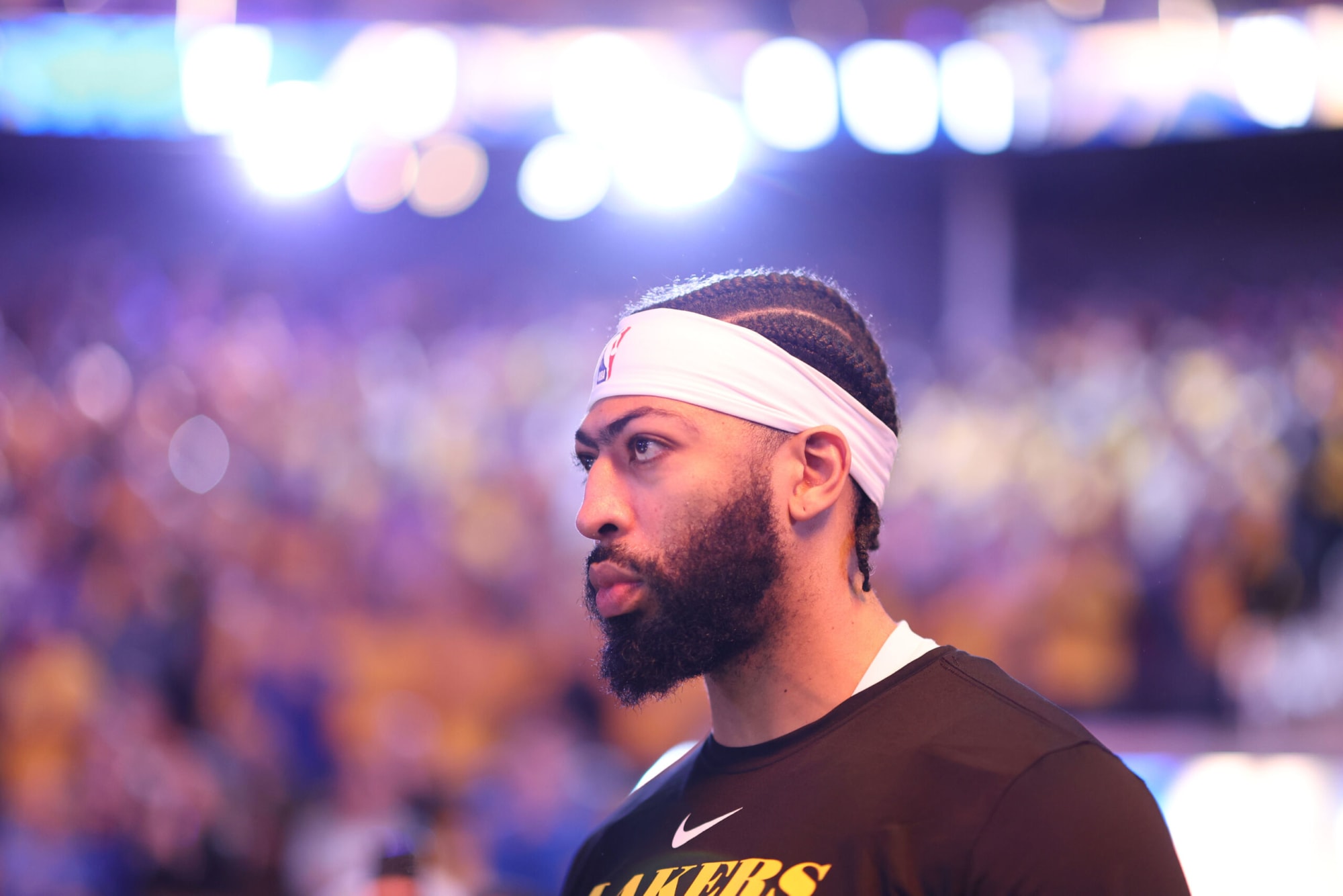 Lakers, Anthony Davis agree to NBA's richest annual extension - ESPN