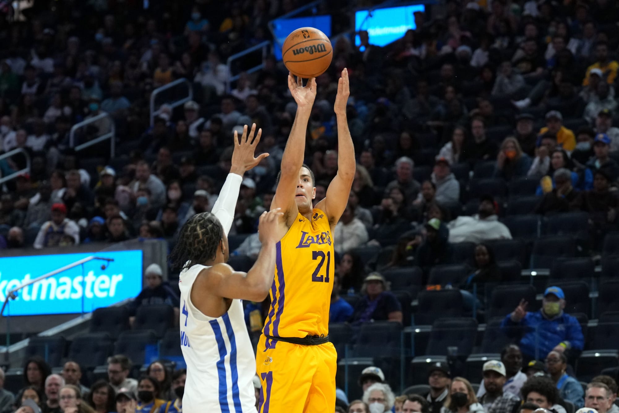 NBA Buzz on X: Los Angeles Lakers rookie Cole Swider became the the 55th  player ever to play in a G-League game and an NBA game on the same day 💯  From