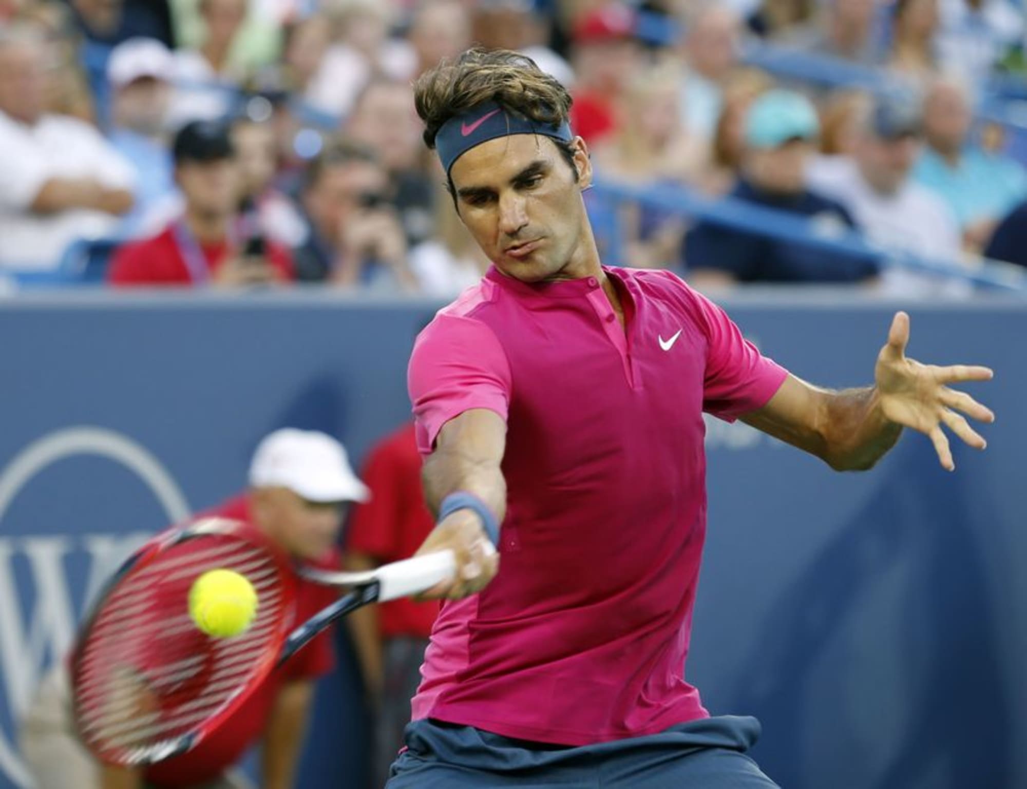 Federer: dressed men's tennis player 2016
