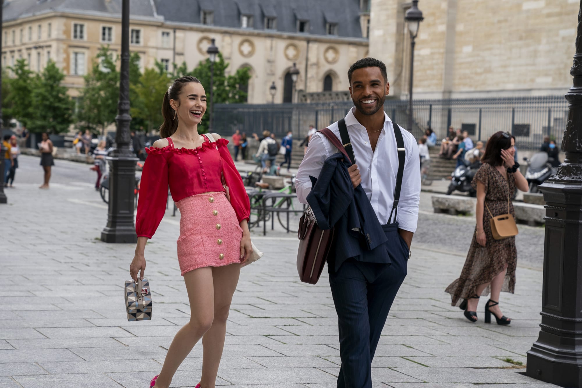 Emily in Paris' Season 2 Spoilers — Emily/Gabriel/Cami/Alfie – TVLine