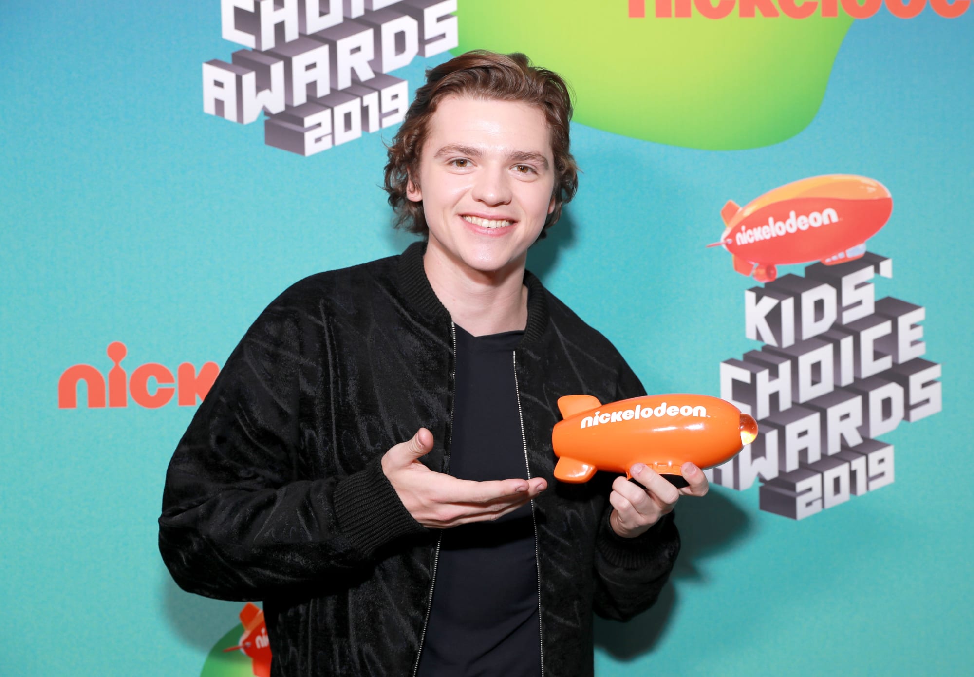 The Kissing Booth S Joel Courtney Age Instagram Height Fiance And More