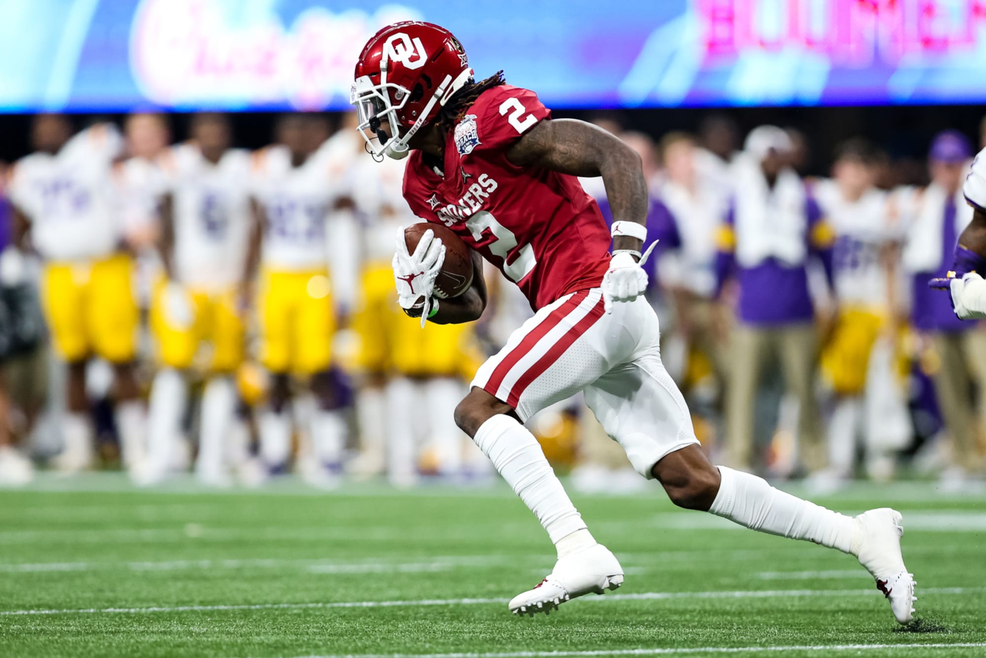 Cowboys Draft WR CeeDee Lamb in First Round