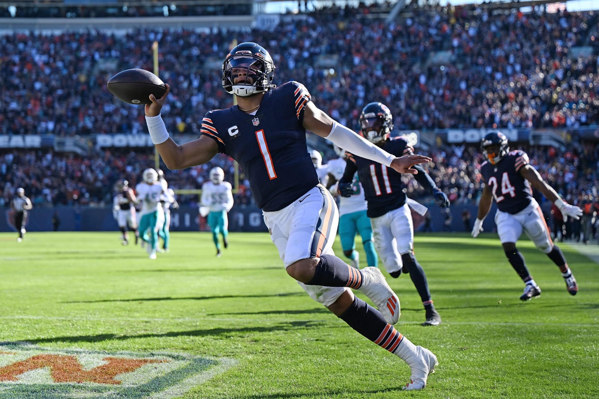 Justin Fields shines, defense dulls for Chicago Bears in loss to Dolphins