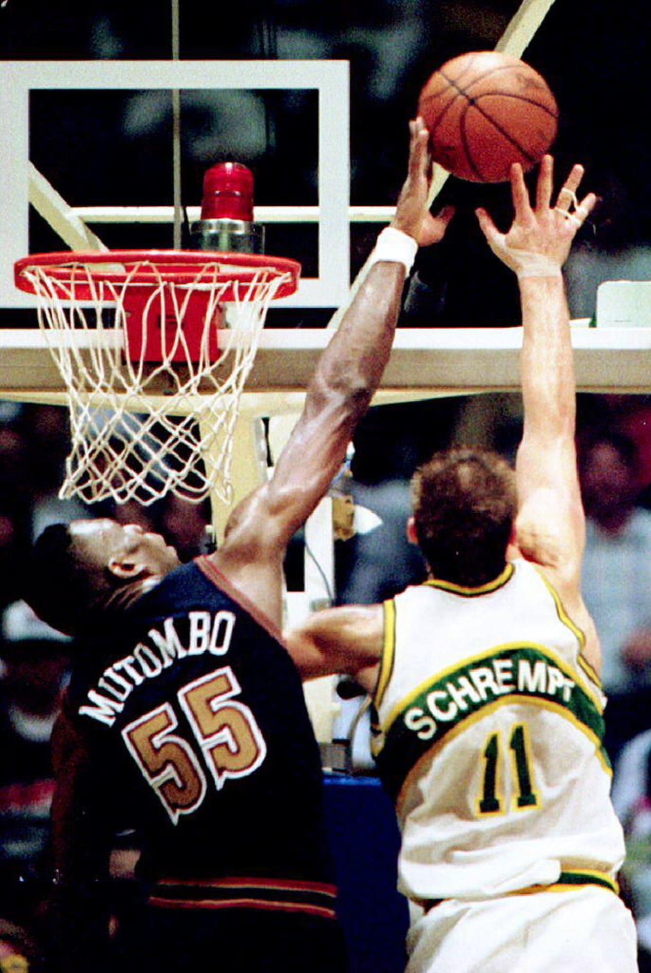 Shawn Kemp of the Western Cenference All-Stars goes for a dunk News  Photo - Getty Images