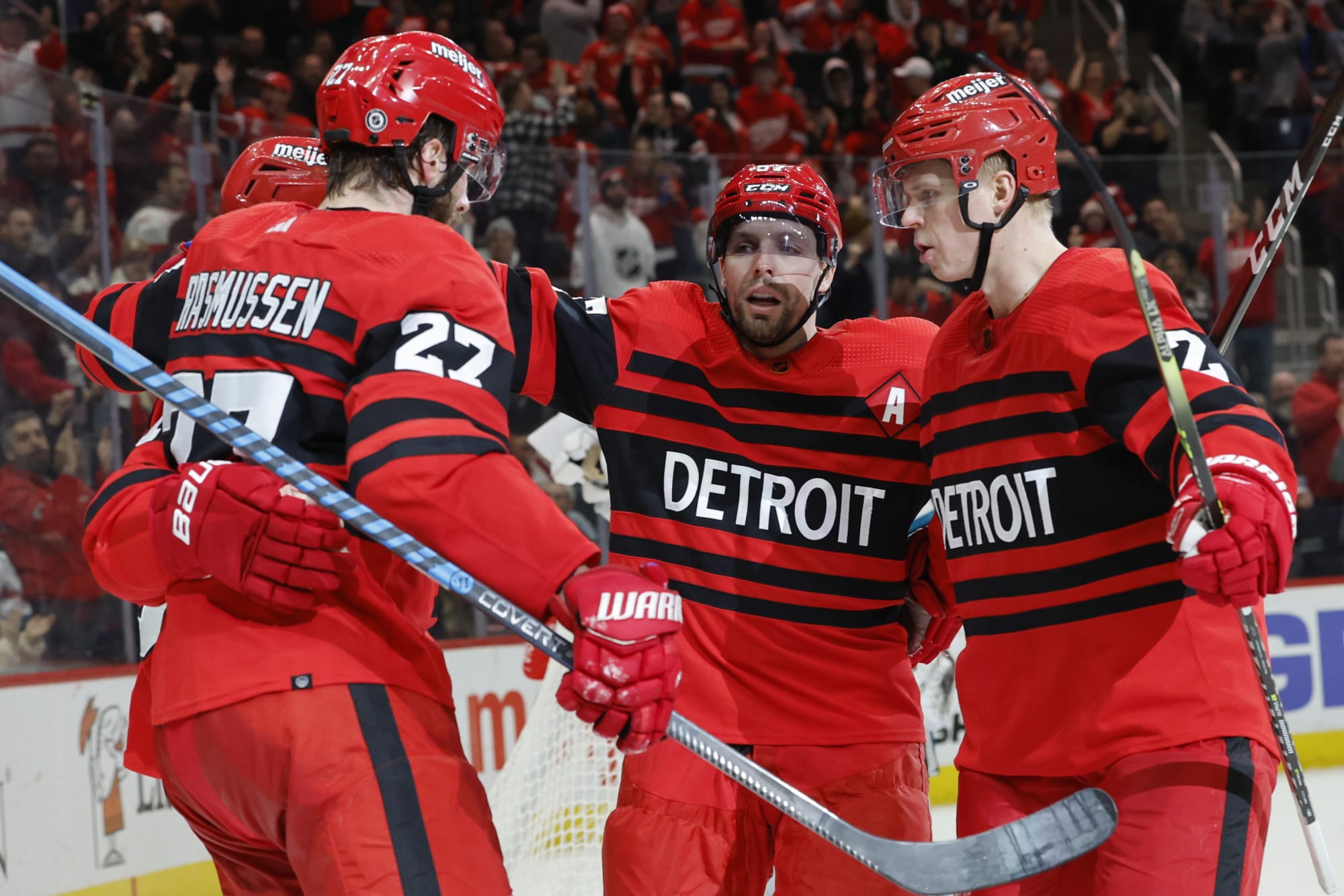 Detroit Red Wings: Dylan Larkin collects his 400th career point vs