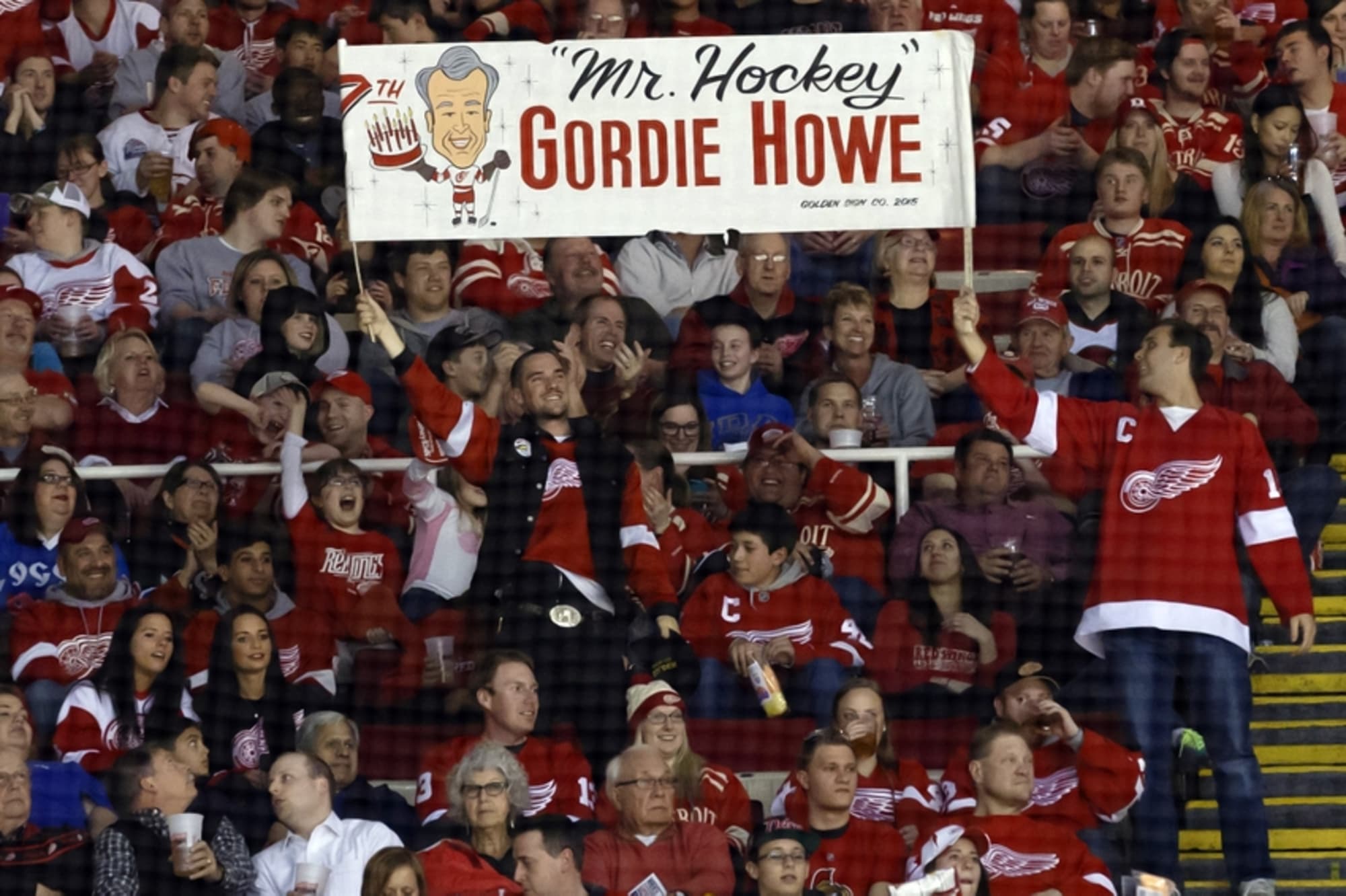 Nov. 17: Howe, Gretzky face each other for first time in NHL