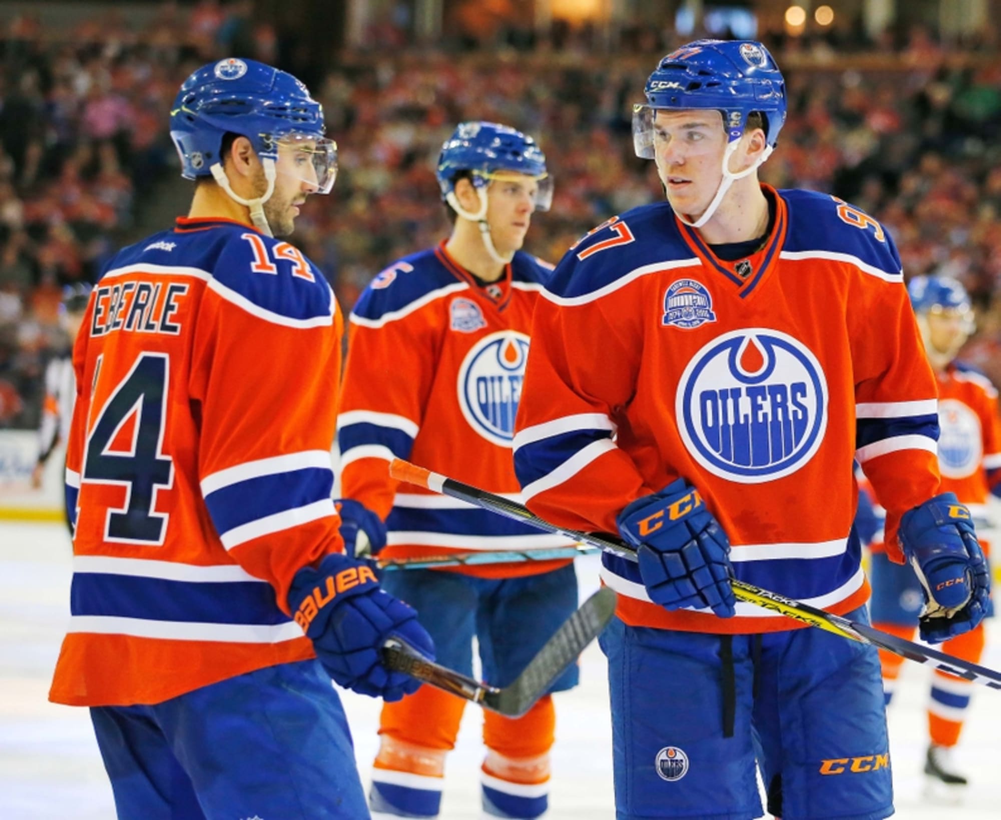 Top pick Connor McDavid skates with Oilers teammate Taylor Hall for 1st time